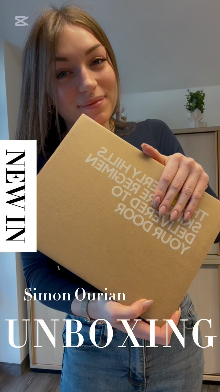 ✨ Unboxing Dr. Simon Ourian Skincare ✨
Heute packe ich die exklusiven Hautpflegeprodukte von Dr. Simon Ourian aus – dem Beauty-Experten der Stars! Schon die Verpackung verspricht puren Luxus: Ein elegantes, minimalistisches Design mit hochwertigem Finish.
Die Formulierungen sind auf medizinischer Basis mit hochwirksamen Inhaltsstoffen – genau das, was unsere Haut verdient!
Ich kann es kaum erwarten, sie zu testen! Wer ist genauso gespannt? ✨💖 #Unboxing #DrSimonOurian #SkincareLuxury #simonourian #makeupartist #pmuworld #pmuartist