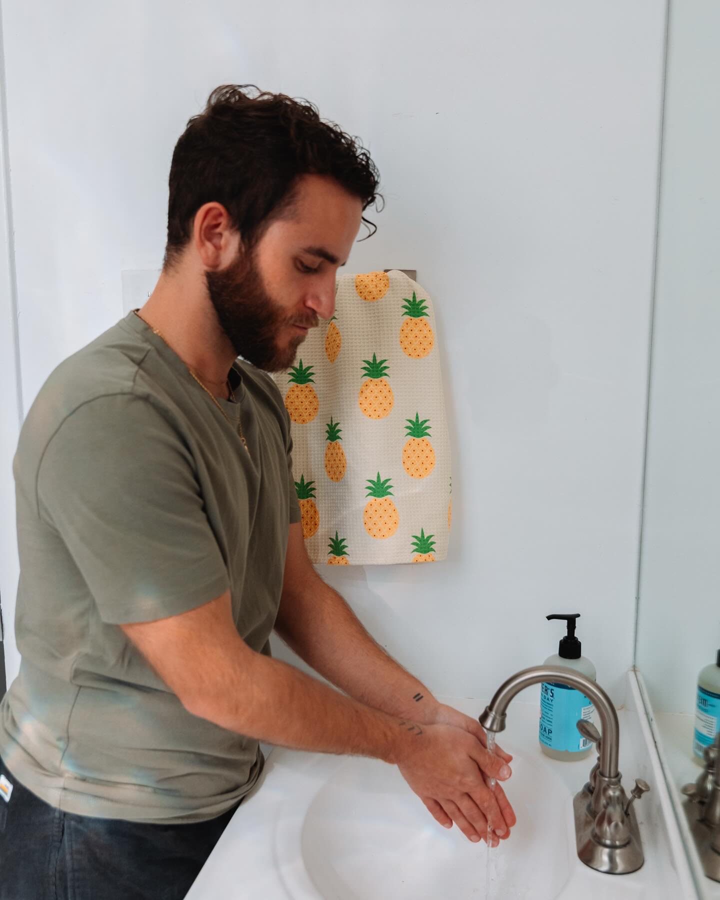 Our waterproof towels are a perfect addition to your bathroom 🛁. They add style, fresh vibes and are good at drying!
#hawaii #localbusiness #bathroom #style #freshvibes #waterproof #decor