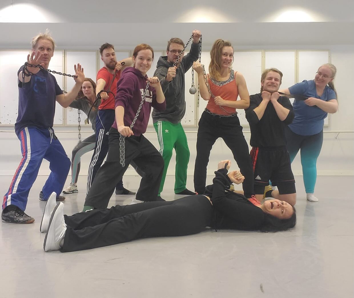 What a fun Fight Sunday! Thank you all for coming!
📸 @jessjonesgausla and @anastasiatrizna_asya
#dramaticcombatfinland #fightsunday #flexibleweapons #stagefight #stagecombat #nordicstagefightsociety