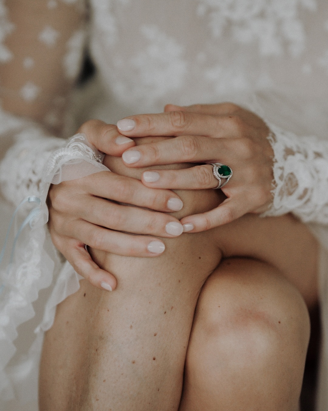 I love photographing the morning of a wedding day—the excitement, the butterflies, the little details that say so much.
You know this is going to be one of the most important days of your life, and you can feel it in every moment.
