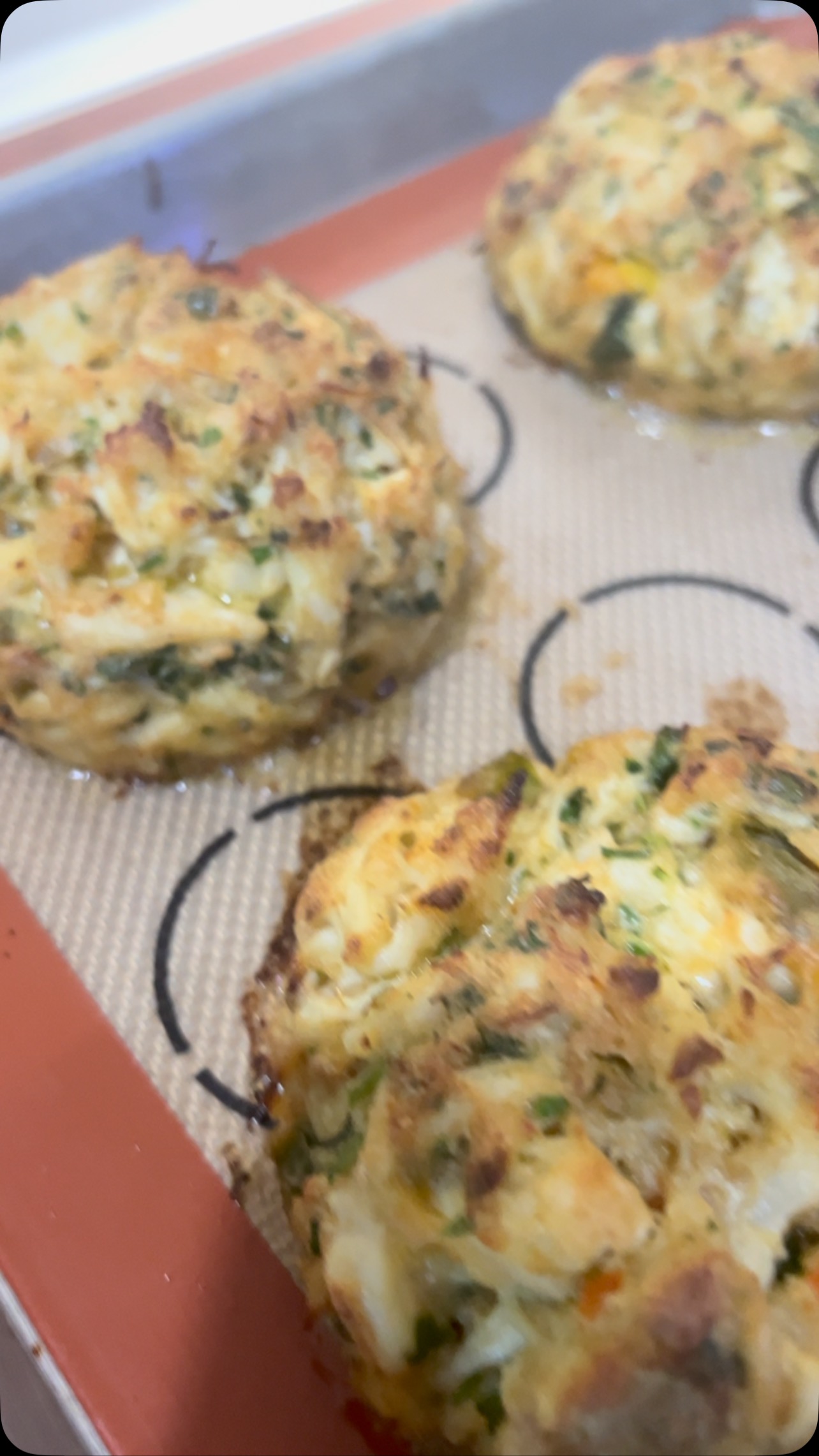 Happy Friday everyone!! Quick reminder to have all Orders in tonight by 7pm for Saturday delivery 🚚. Click the link here https://msha.ke/montgomeryskitchen/ or DM me for all Catering inquiries