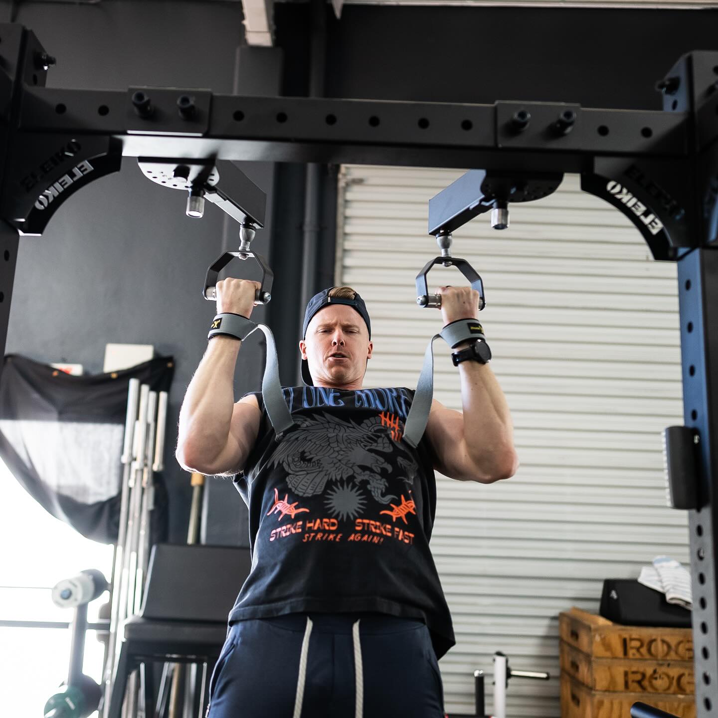 Hi! 👋 I’m Andrew Simmerling - a personal trainer and online coach in Los Angeles. I work with a wide range of clients ranging from ultra-marathoners, to busy professionals, to former college athletes, to post-partum moms, to dads who want to regain their fitness.
My mission is to support and inspire my clients to live stronger, more confident, and fulfilling lives through physical fitness. Although I specialize with hybrid athletes; my ideal client is anyone, regardless of fitness level, who is committed to growth, open to learning, and ready to dedicate themselves to achieve their goals!
To learn more, visit andrewsimmerlingfitness.com (link in bio) or message me directly! I’d love to chat with you!
💪🏻 #onlinecoach #LApersonaltrainer #hybridathlete