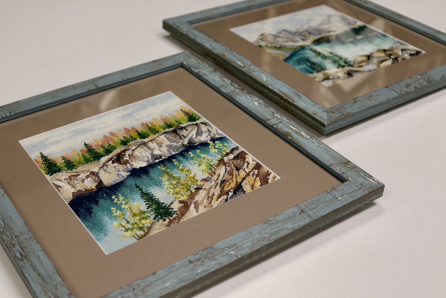 Such incredible detailing and colours in these cross stitched nature scenes! 🏞✨
We paired them with a weathered blue rustic frame from @fotiouframes and a clay toned mat from @peterboromatboards to tie them both together!
Bring us your embroidery of all kinds and we’ll work our magic to make them easier to hang and more elegant and protected than ever! 🖼
#frameitonbloor #customframing #artframing #toronto #downtowntoronto #bloorbythepark #bloorwestvillage #shoplocal #smallbusiness #torontosmallbusiness #embroidery #crossstitch #crossstitching #crossstitchframe #embroideryframe #nature #vintageframe #rustic #design