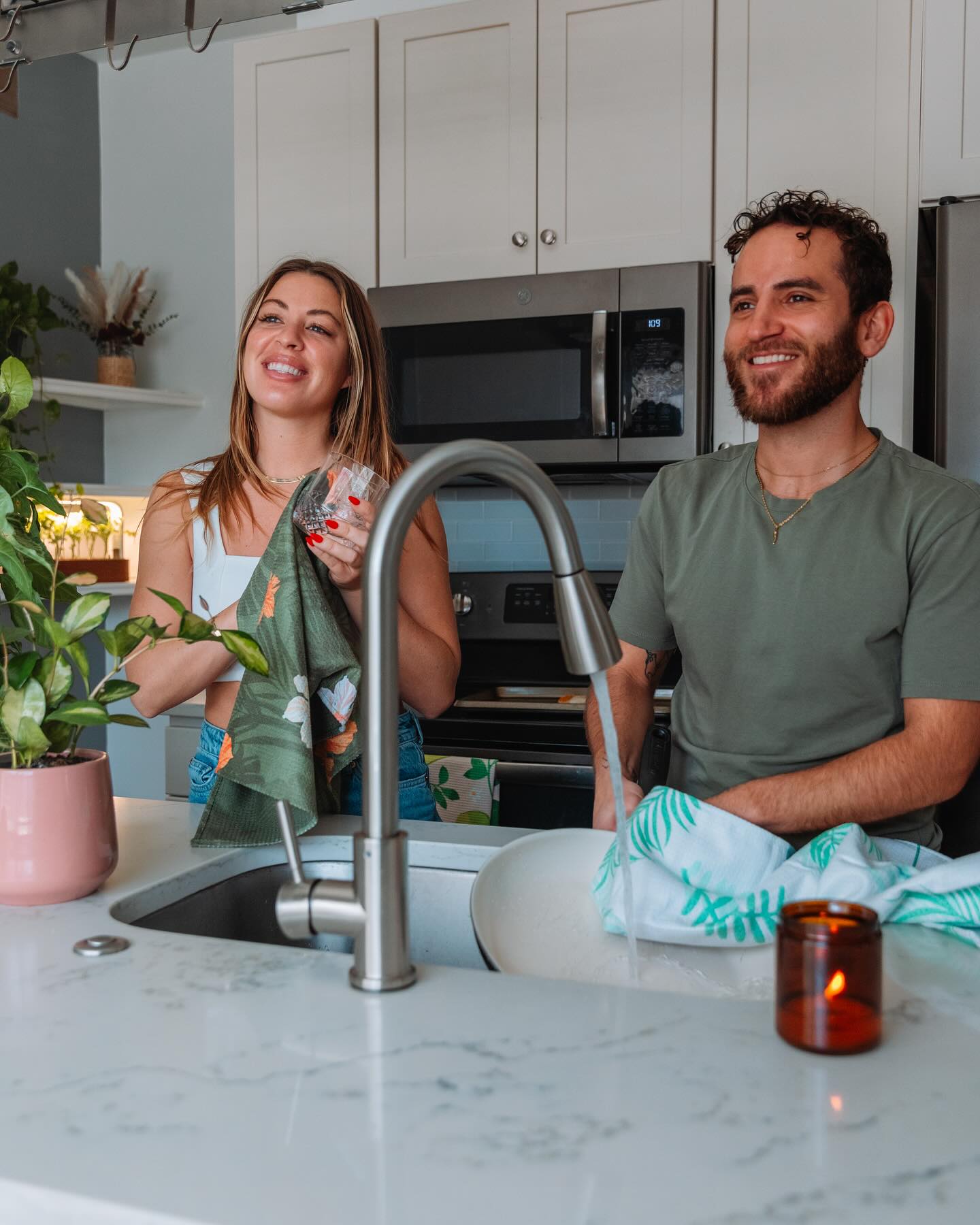 Looking for ways to make cleaning easier? 🫧 Our towels effortlessly do the job. Made of quick-dry waffle material, it easily soaks up liquids. Compared to traditional towels, you can have a fresh dry towel right away!
#hawaii #localbusiness #towel #cleaning #easy #decor #stylish #musthave