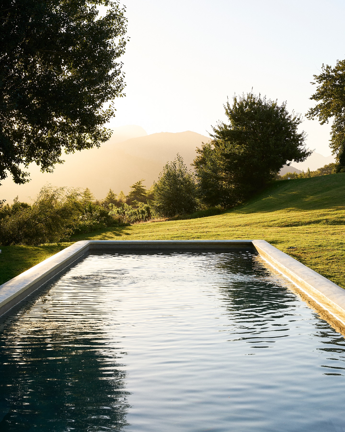 A glorious sunset at our Forest Cottages—nature’s way of painting the sky!
Come and soak in the beauty.
.
.
.
#LaCotte #LaCotteFranschhoek
#ForestCottages #SunsetMagic