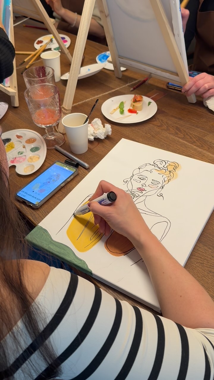 « Here’s to strong women: May we know them, may we be them, may we raise them. »