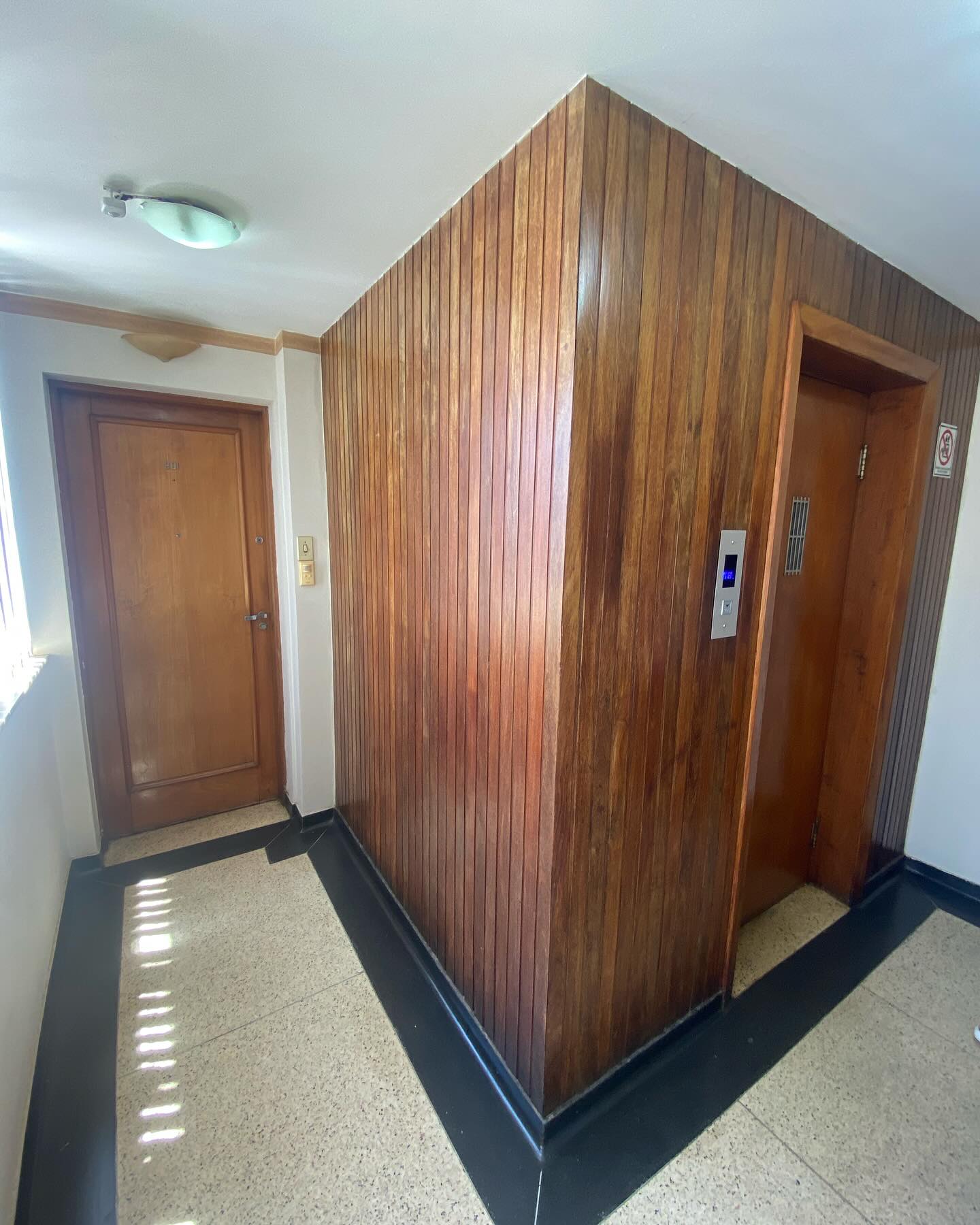 Visita técnica… elaboração de projeto para reforma em um tradicional prédio de Uberlândia- MG, ano de construção 1969!!! Mais de 200m para brilhar!!! Vamos iniciar essa linda transformação!!! #vemcomigo #reforma #arquitetura #design #modernhome #inovar #arquitectura
📐✏️❤️