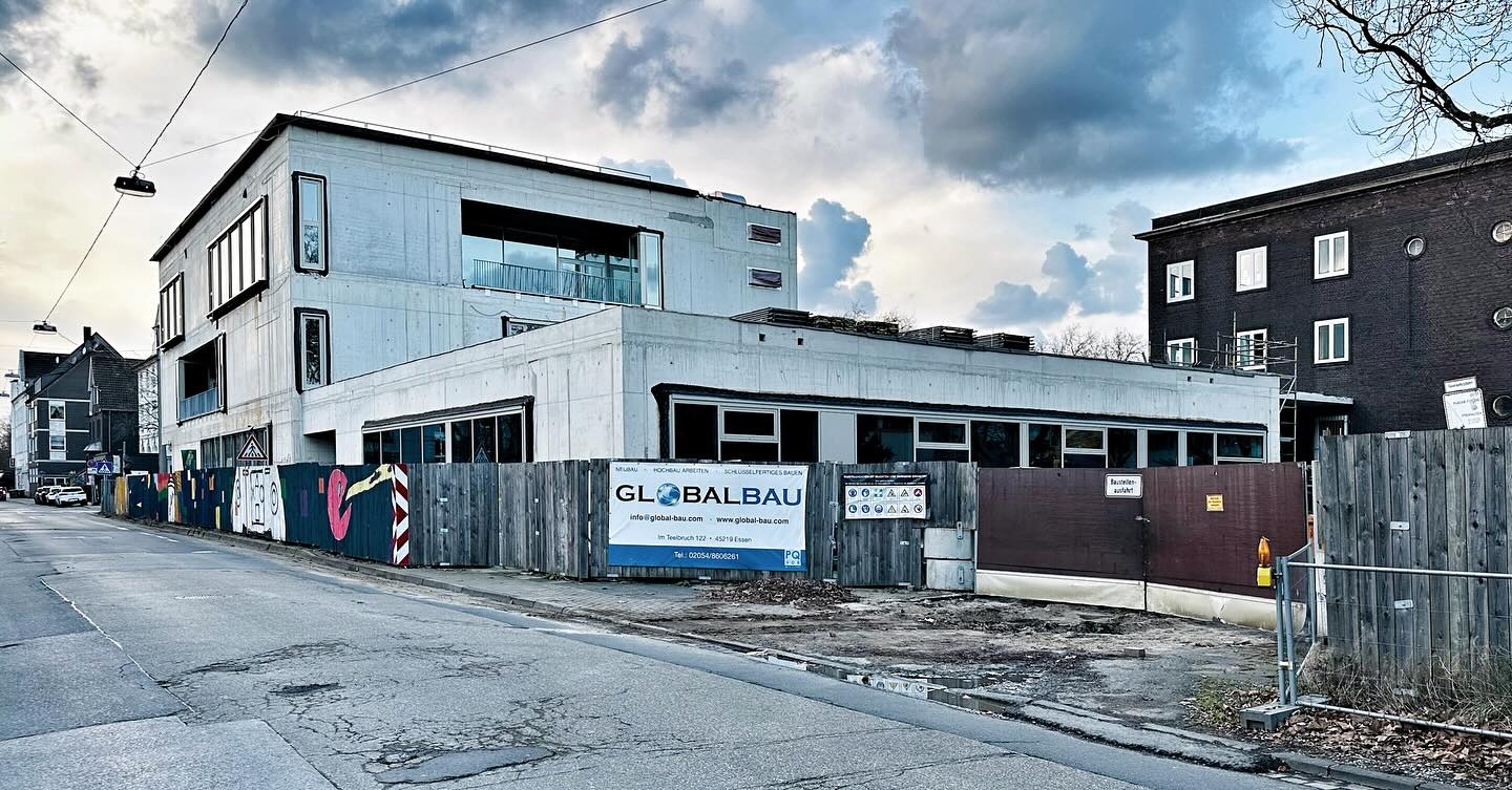 Baustellenbesuch in Oberhausen Osterfeld. Unser Projekt „Forum Osterfeld“ mit Stadtteilbibliothek, Veranstaltungssaal und Jugendzentrum. Construction site visit in Oberhausen Osterfeld. Im Team mit #ernst2architekten. Our „Forum Osterfeld“ project with district library, event hall and youth center. #oberhausen #osterfeld #architektur #arquitectura #architecture #concrete #lbrary #bibliothek #welovewhatwedo
