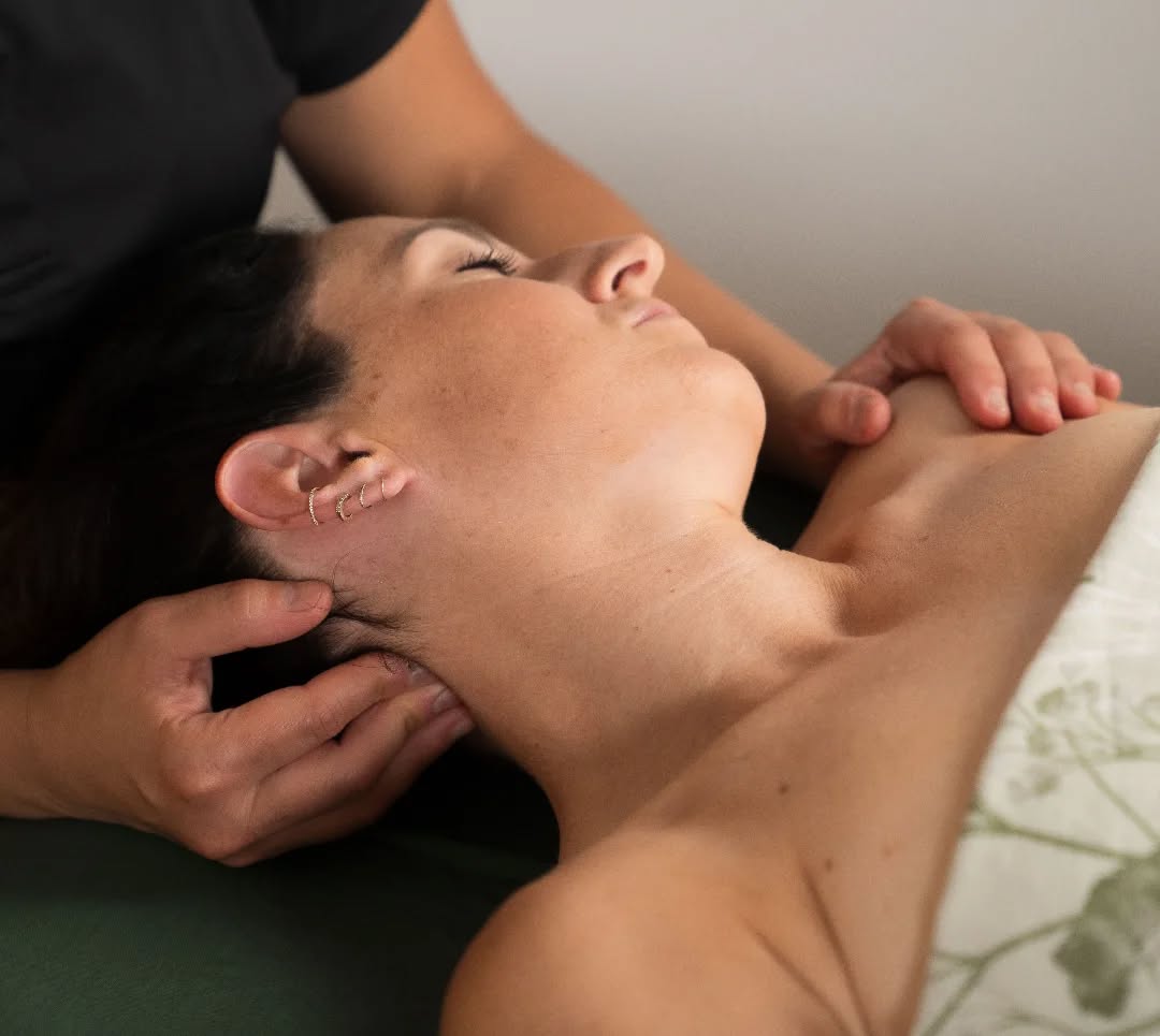 Is your neck pain trying to tell you something? ๐ญ๐โโ๏ธ
That stiffness that keeps coming back, the tension that wonโt let go day after day!
Yes posture, too much time on our phones and desk work can play a part in it but did you know that neck pain isnโt just physical?
๐ท Emotionally, it can be linked to carrying the weight of responsibility, resisting change, or feeling unsupported.
๐ทStress, worry, and overthinking often settle in the neck and shoulder, tightening muscles and limiting movementโboth physically and mentally.
- Massage therapy isnโt just about relieving muscle tension; itโs about releasing what no longer serves you. As your body relaxes, your mind follows, creating space for ease, clarity, and balance -
If your neck has been holding on too tight, maybe itโs time to let go. ๐
Martina x
๐https://www.acquadolcetherapies.com/
for bookings and availability (link in BIO)
๐ Acqua Dolce Therapies studio, between Hereford and Hampton Bishop HR14JU
๐ 07951736876
๐ท from the talented @a1mandproductions
.
.
.
#acquadolcemassage #acquadolceholisticmassage #acquadolcetherapies #acquadolcehereford #acquadolce #herefordmassage #herefordmassagetherapy #herefordshire #herefordholistic #hereford #herefordmassagetherapist #holisticway #holistichealth #holisticmassage