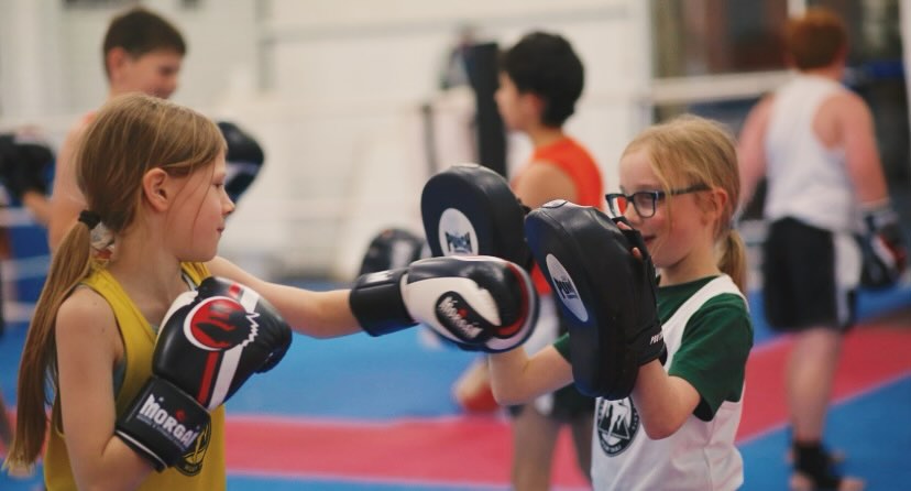 📣 HEY all PARENTS and CARERS 🧒🏽👧🏻👦🏾
Your children are the most important beings you possess 💓 so why not give them the tools to empower themselves and keep them safe?
🙋🏽♀️ I’m Coach Gem. I’m a Personal Trainer, fitness instructor and Self Defence coach. I work with adults and children of all ages.
🥊 As well as holding adults classes, I’m now offering CHILDREN’S SELF DEFENCE classes!
Benefits of learning martial arts
📌 self discipline
📌 knowledge of how to keep fit
📌 promotes a healthy lifestyle that can be continued through childhood into adulthood
📌 develops self confidence
📌 can keep one’s self safe
📌 be part of a team
Just to name a few….☺️
📍Shelford Place, N16 9HS
🗓️ Tuesdays and Saturdays
👉🏽 BOOK ONLINE https://www.fiercebygl.com/classes
Don’t let YOUR child be the one that misses out! Let’s have fun and feel safe 🔥☺️
#fitness #kids #kidsselfdefense #kickboxing #kravmaga #health #boxing #children #childrenshealth #confidence #selfconfidence #fiercebygl #lanaandfriends #femaleinstructor