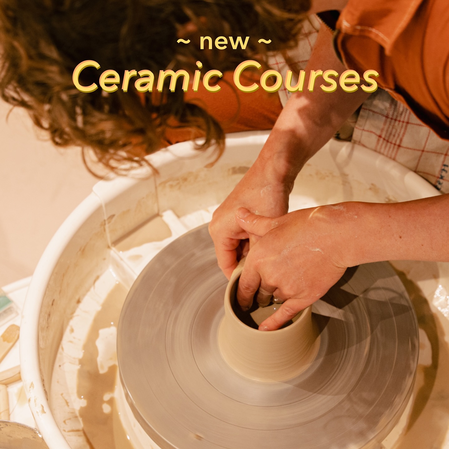 ✨Monday evening throwing class✨
Would you like to learn how to throw on the wheel with clay and make beautiful cups, mugs, bowls, candleholders and fun donuts? Well, join my workshop in the studio and learn in 8 weeks how to start with a ball of clay and end with beautiful glazed ceramics!
Like to join? Classes starting on the 10th of March.
Check out my website, there are only a few spots available!
#potteryclass #ceramicstudio #ceramics #tableware #handmade #slowmade #clay #mugsmugsmugs #amsterdam #madebyme