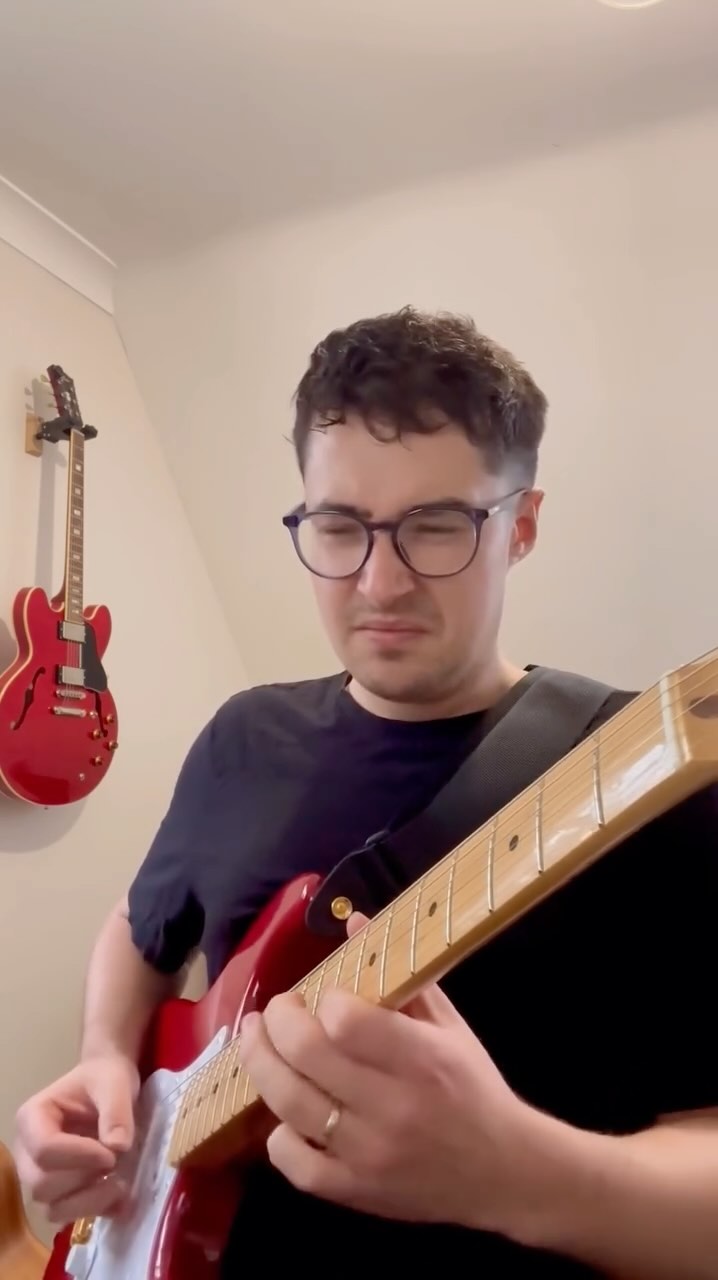 Many thanks to the lovely people at @tokaiguitarsukireland for lending me this beauty…what a stunner 😍🎸 Track is “Six” by the one and only @nicholaspayton