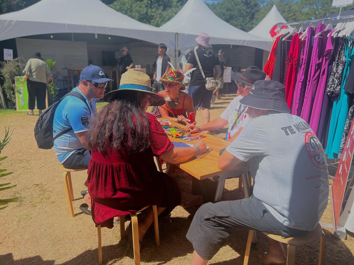 Tino “😵🤌🏽✨🔥” te rangi tuawhā nei o #tematatini ki #tekahuimaunga! Was choice 🤙🏽 to see everyone who came by our spot today. 🙌🏽🩷
Hīkaka katoa mātou mō te rangi whakamutunga āpōpō! A massive congrats 🥳👏🏼🎊 to ALL the kapa who took the stage these last 4 days!! E whiua nei i tō tātou reo rangitira ki te ao!!
#teataarangi #tereomāori #whiuakiteao #tematatini #kahuimaunga