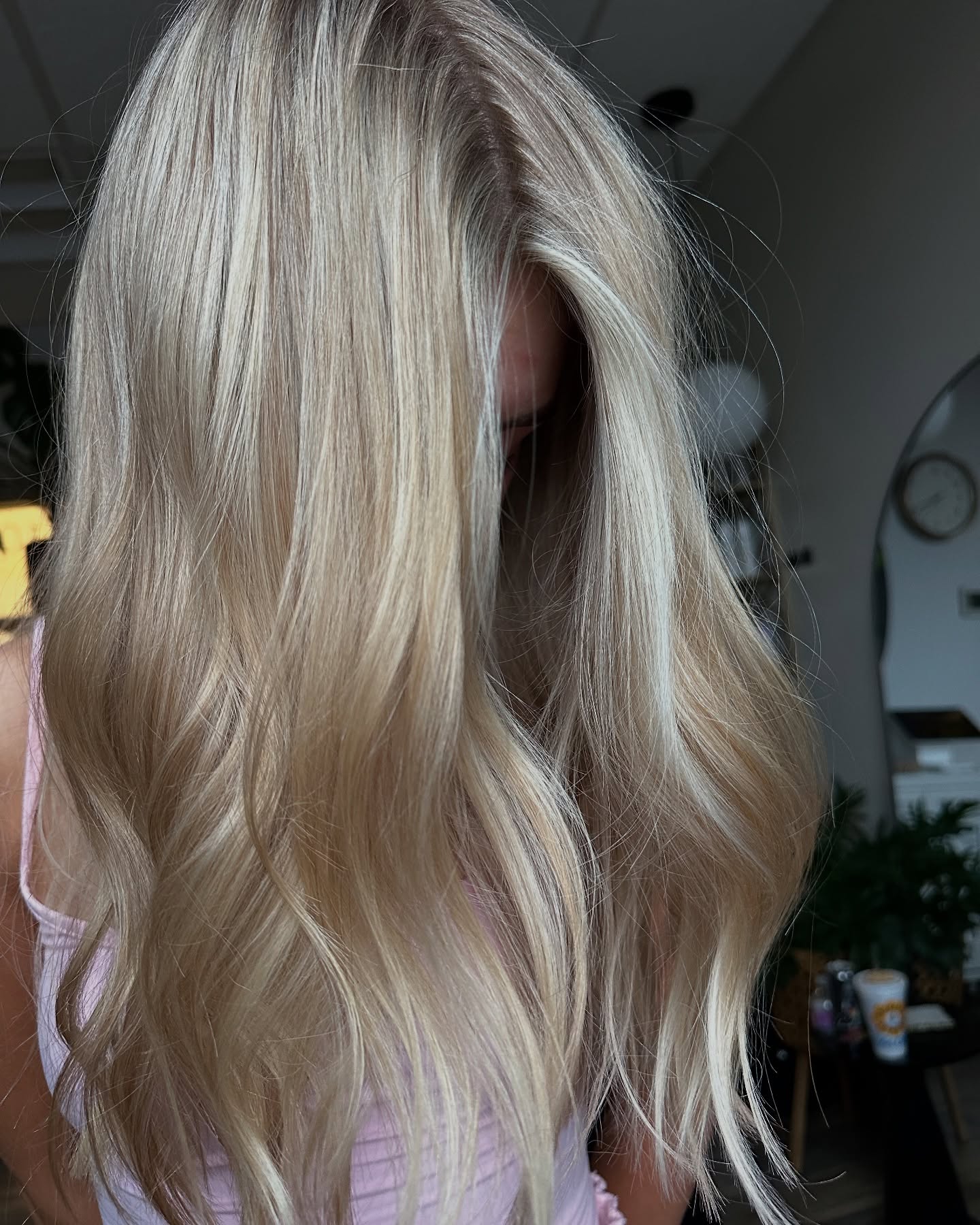 S A M M Y
.
.
Bright and blonde ☀️
#napervilleil #blondespecialists #brightblobde #vanityboutiquesalon