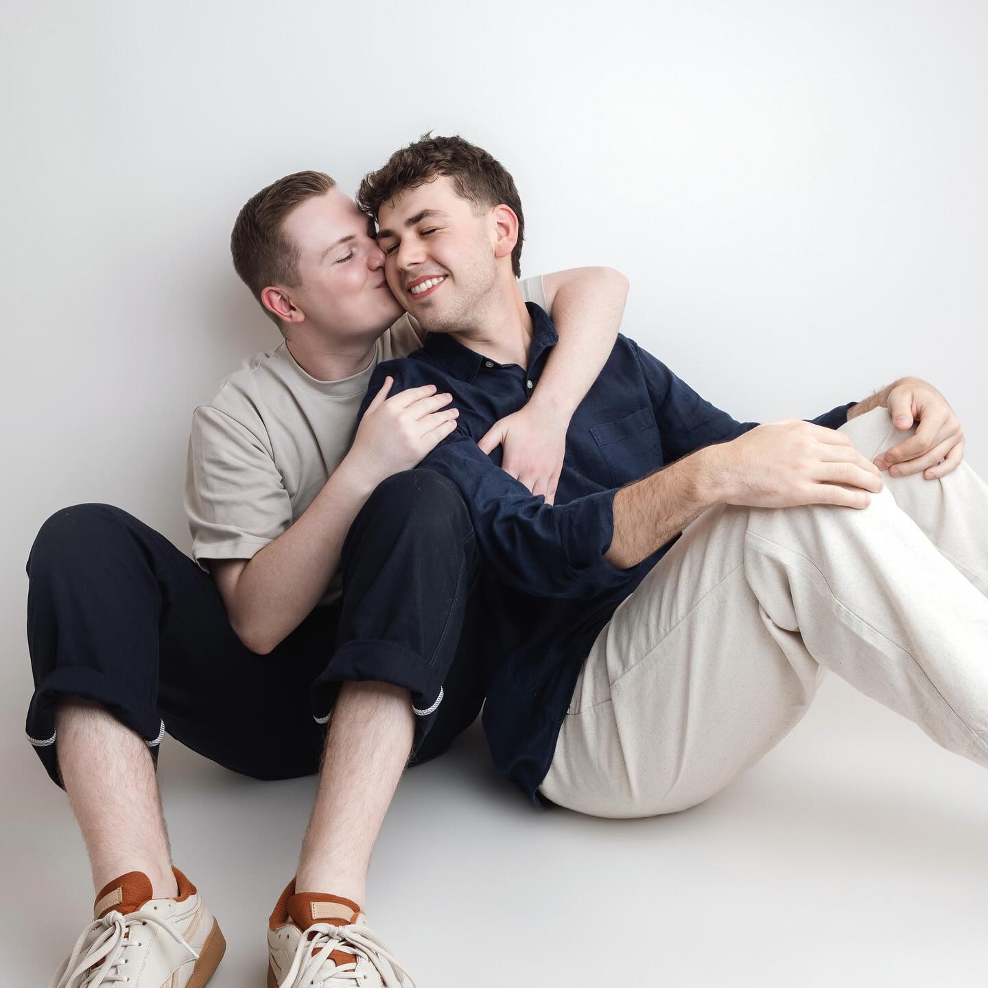 A cringe couple shoot to celebrate 3 years 💜✨