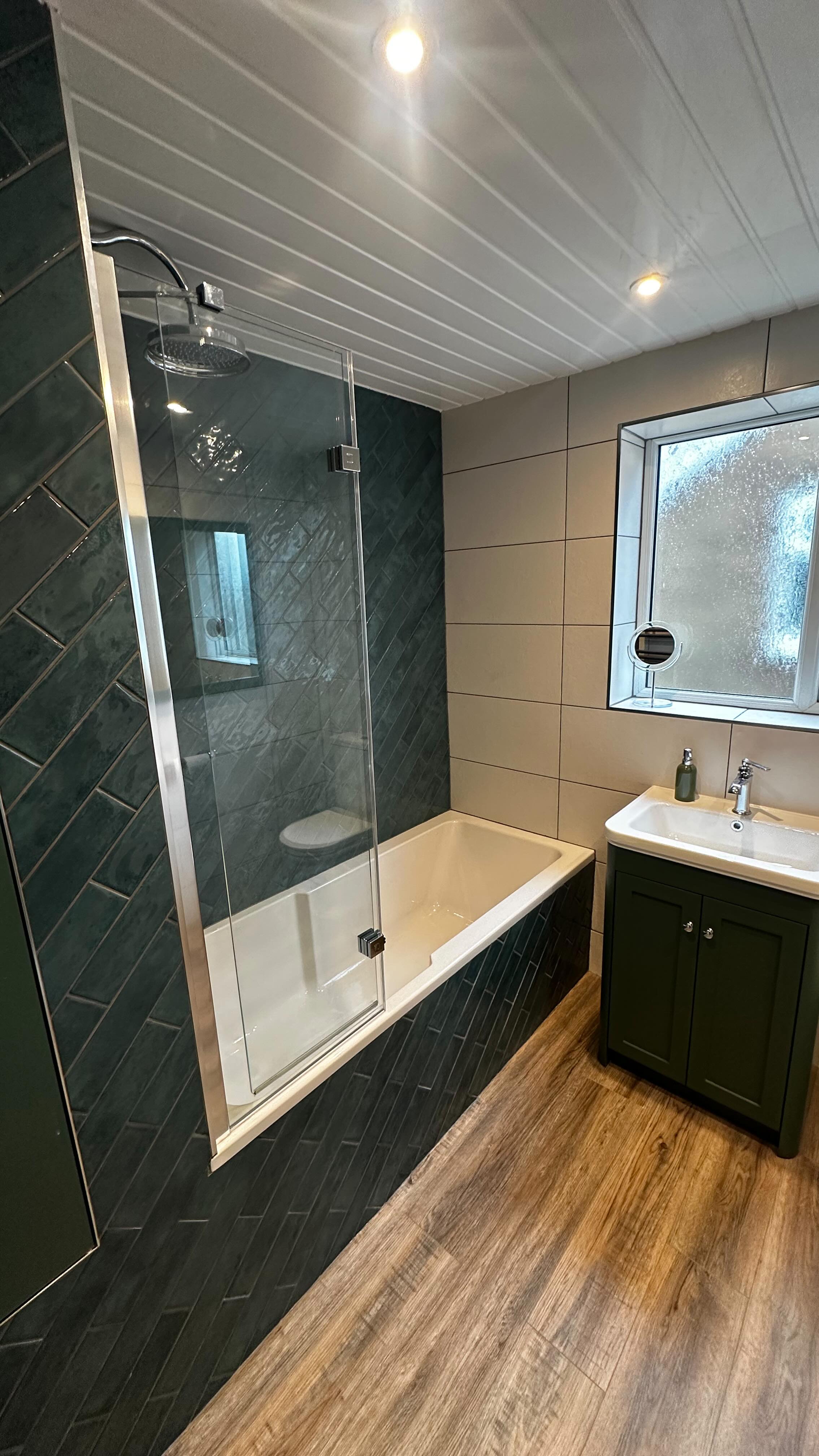 Out with the old in with the new ✨
We completely transformed this outdated yellow bathroom into a modern, vibrant space to suite the clients overall aesthetic.
Just bought a home and thinking about updating the bathroom? Give us a call on 07513263518 for a quote!
#bathroomtransformation #bathrooms #bathroomrenovation #bathroombeforeandafter