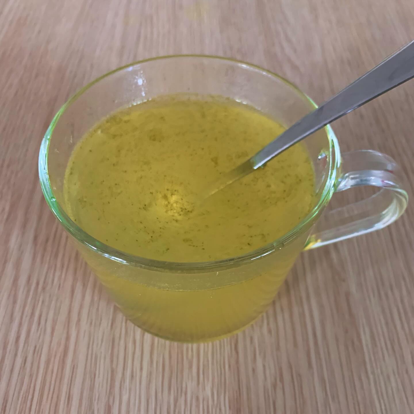 Mood of the day... Thym miel citron et au fond du lit... Ça ne m'arrive pas souvent alors j'en profite avec sérénité 🤧🤒😌
.
.
.
#BonAppetit !
.
.
+ de 170 recettes et astuces sur
www.delicieuxsanssucre.com
Ou lien cliquable dans ma bio @delicieuxsanssucre
.
Créez VOTRE MODE D'ALIMENTATION sur mesure 🎁🎁 avec le programme TAPAS :
Un programme de folaï pour vous guider vers une alimentation saine, gourmande et durable en 8 modules ultra-pratiques !
.
.
#Transformezvotrealimentation
#MangerMieux #MieuxManger #Alimentation #AlimentationSaine #Flexitarien #FaitMaison #DansMonAssiette #MangerSain #MangerSainement #cestropbon #EquilibreAlimentaire #ReequilibrageAlimentaire #DelicieuxSansSucre #IgBas #IndexGlycemiqueBas #RegimeIgBas #miam #miamMiam #VraimentSain #SansGluten #gourmand #Bio