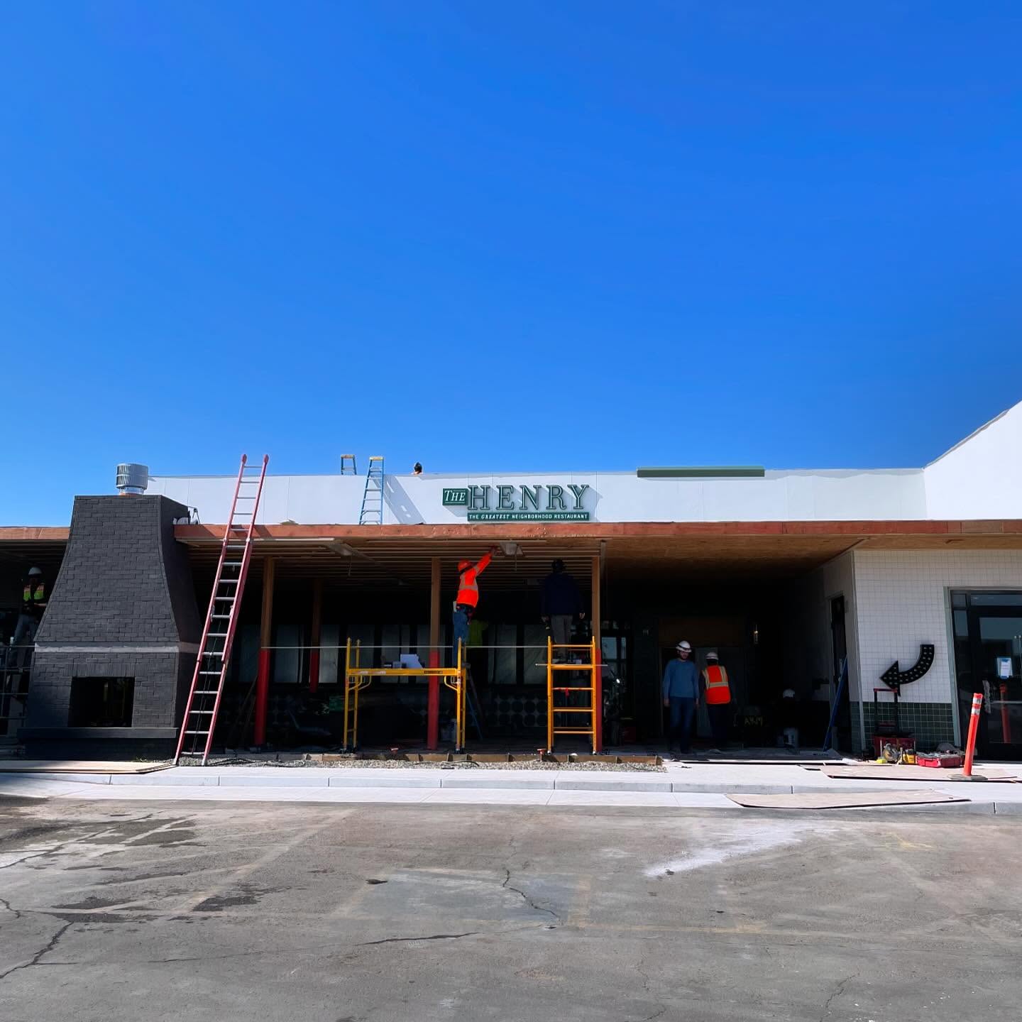 Job: The Henry Restaurant
Bringing life to this restaurant one plant at a time! Even though it’s still under construction, the landscape is already setting the vibe. Can’t wait to see the finished look!🌱🌟🪨
#landscape #landscaping #restaurantdesign #restaurantdesign #landscapedesign