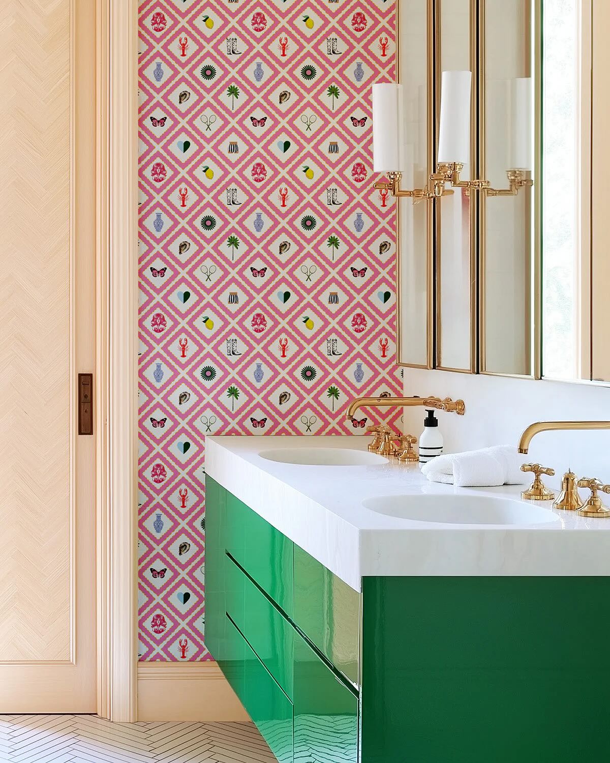 Katie Kime story print- a print we created to showcase Katie’s iconic motifs all in one story. A seasonless print to be lived in 🌷
#printdesign #interiordesign #fashion #lifestyle #austin #art #design