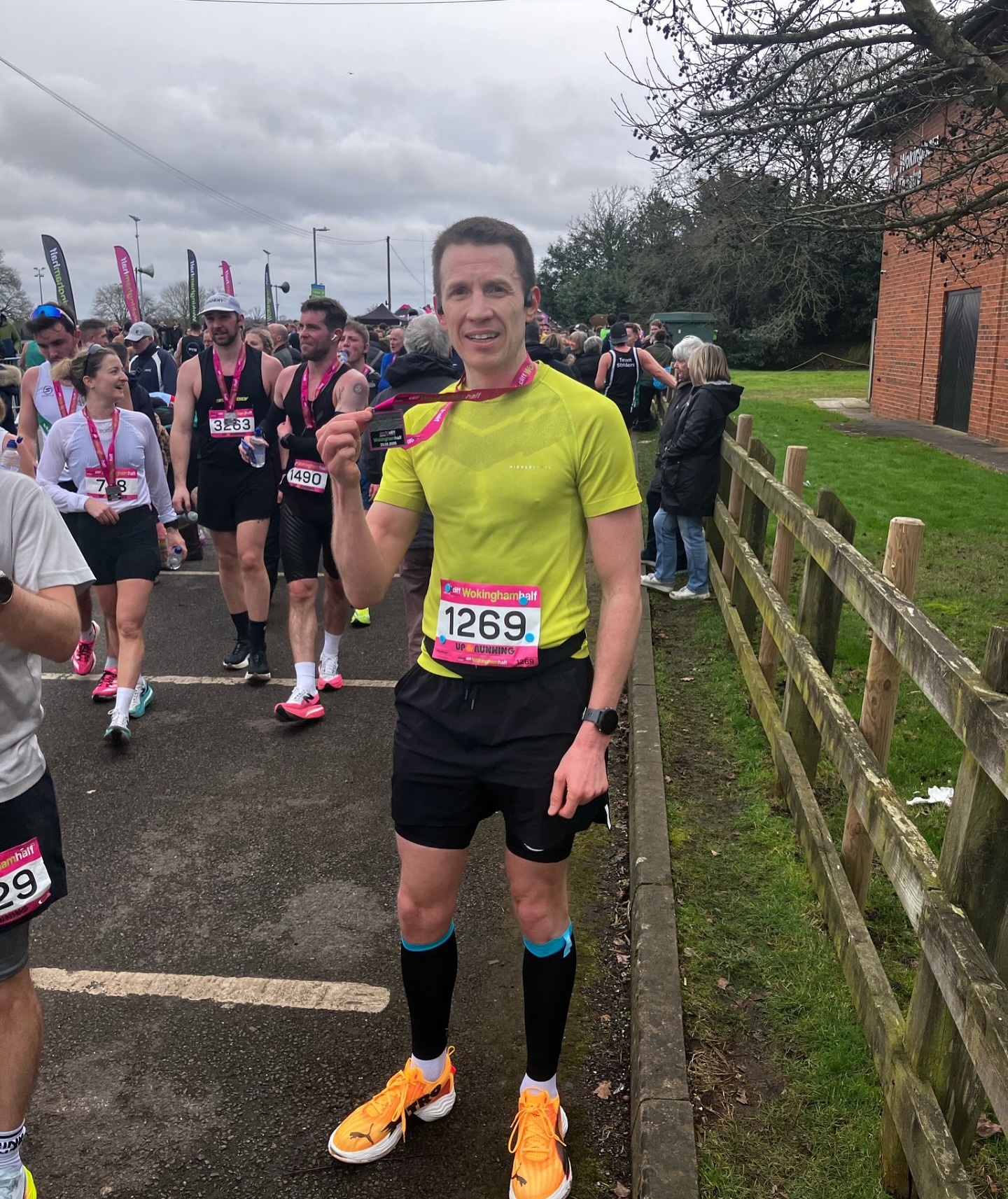 Congratulations to Bill who continued his recent run of personal bests by achieving another at the Wokingham Half Marathon
His consistent work and effort paid off with a sub 90 finish 💪
Great result 👏🏻
Team: @jon_warren_tri @sunshine_nutrition_ @aspiresportpsych_pt @kp_trail_adventures
Partners: @momentum.cycles @youngagain_cycles @otesportsgb @nrgchains @rideparcours @zone3official @revolverwheels_aeroworks @bikeboxalan @completephysio @nopinz @thealtitudecentre
#halfmarathon #runner #run #runningcoach #personalbest