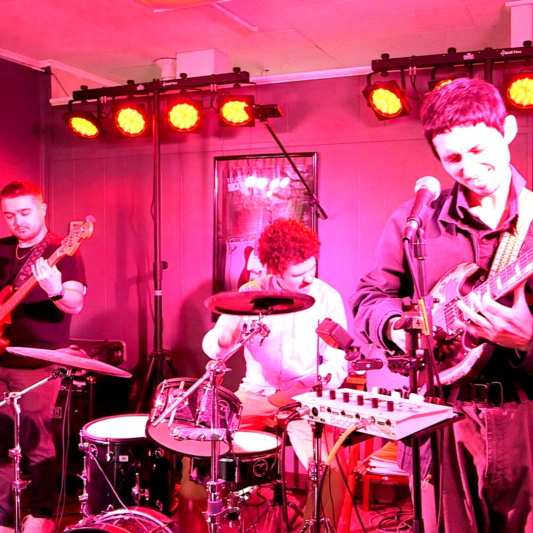 Another weekend of live music to feast your ears on! We're at Mash in Ann Arbor tonight 2/28 @10pm and then a surprise gig at Crystal Bar Sat 3/1 @ 8pm #annarbor #blues #livemusic #srv #hendrix @mash_bar_ann_arbor