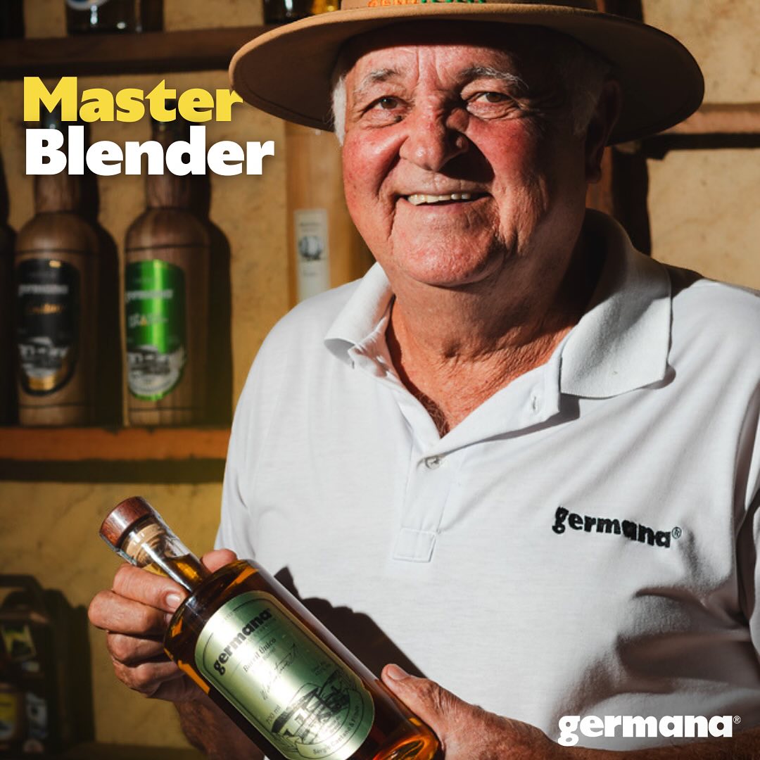 Nosso Master Blender, Walter Caetano, é o maestro da nossa adega, orquestrando tempo e tradição para criar uma cachaça verdadeiramente única. 🤠🥃
A Germana Single Barrel envelhecida em um único barril, sem misturas, com notas complexas que só os anos podem revelar é a prova disso!
#CachaçaGermana #SingleBarrel #masterblender #CachaçaArtesanal
