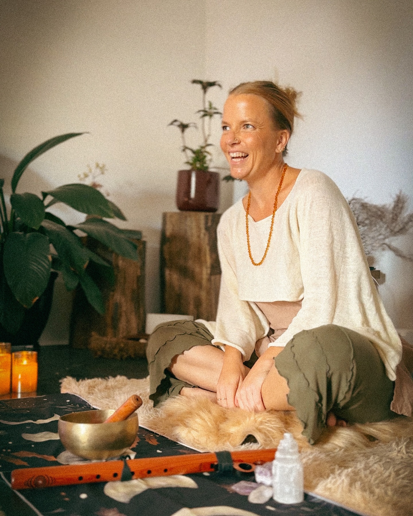 Pain is inevitable, suffering is optional.
Theme of todayâs session.
Fighting what IS creates another layer of pain. Accepting pain is a hard inward journey of observation and detachment.
Acceptance does not mean inaction however. We can take action without the internal fight âthis shouldnât be happening, I hate this, I canât deal with thisâ. It is what it is and action comes from responding and not reacting to the situation.
How I love the post session reflections â¤ď¸âđĽ
#breakthroughbreathwork #byronbaybreathworkretreat #byronbaybreathwork #meditation #meditationpractice #meditations #yoganidra #cosmic #cosmicprana #prana #vitallifeforce #yoga #asana #evanshead #byronbay #reiki #pranayama #ancient #breathe #healing