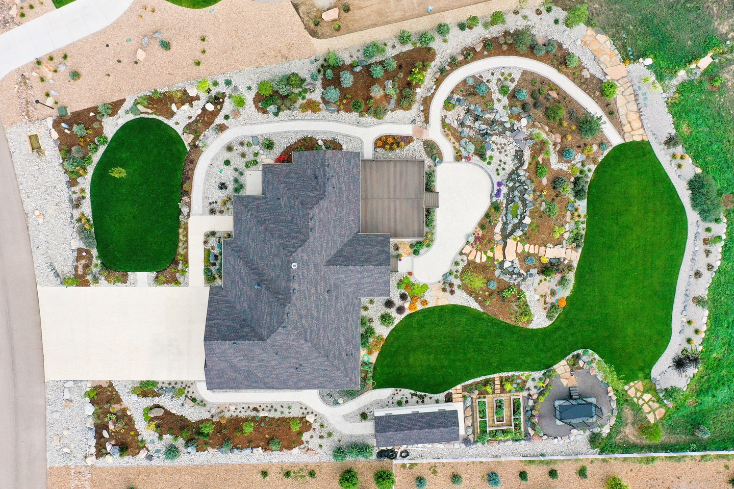 This warm weather has us dreaming of spring! 🌞 But don’t forget—your trees, shrubs, and perennials need a drink! With the temps rising, make sure to water them this weekend to keep them happy and healthy as we head into the season. 💦
#SpringLandscaping #PlantRecommendations #GardenPlanning #LandscapeDesign #fortcollins #lovelandcolorado #backyardoasis #coloradobackyard #landscaping #landscapeservices #landscapedesigners #outdoordesign #homeinspo #landscapearchitect
#outdoorlife #landscapingcompany #curbappeal #hometips
#outdoorfurniture #gardendesign #patio #landscapearchitecture #outdoorliving #exteriordesign #coloradorealestate #frontyard #exterior #gardeninspiration #hardscapedesign