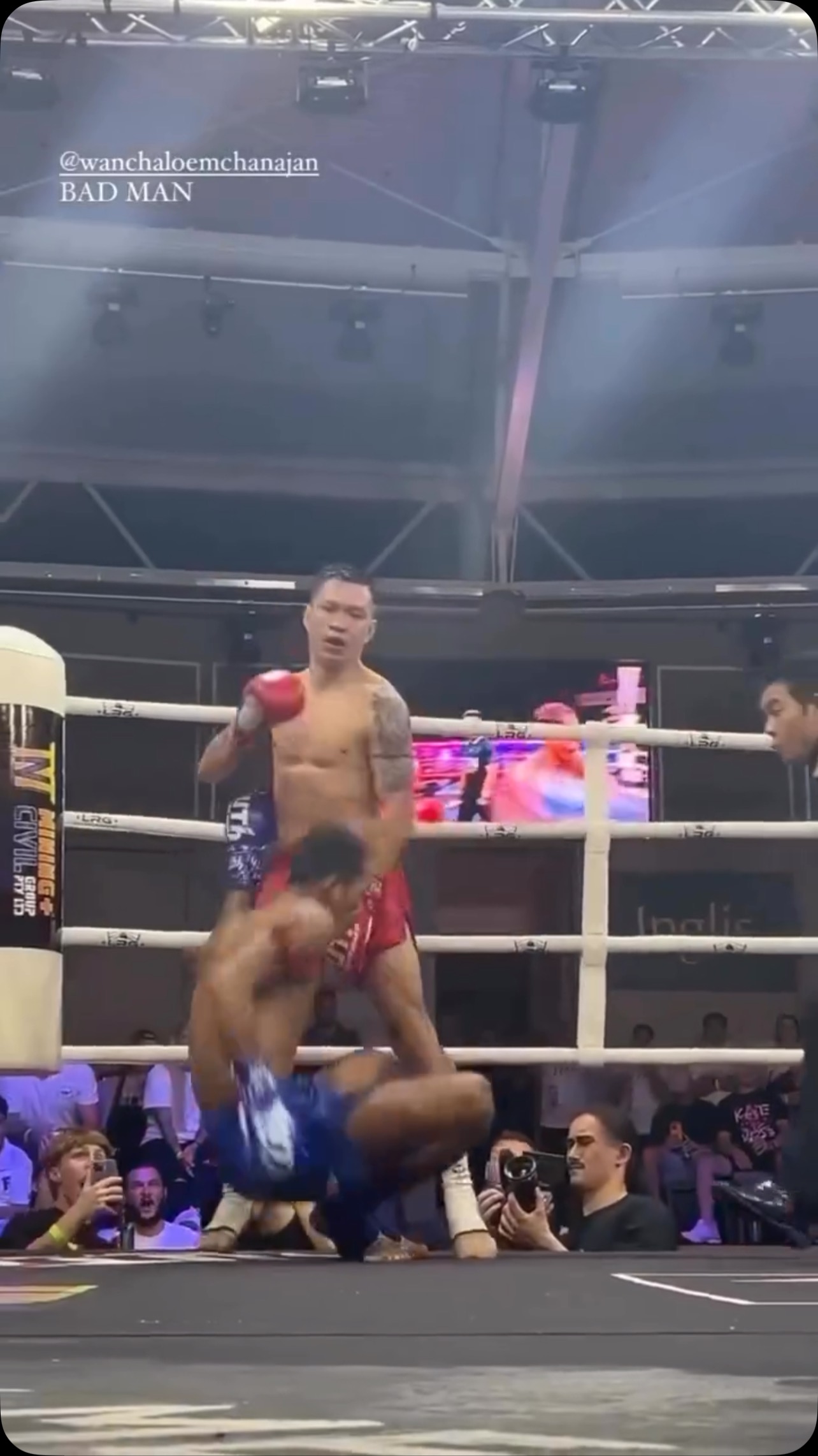 Oh my what a KO! If you are looking to get active in Muay Thai learn excellent self defense skills improve your fitness boost your confidence! Come and join us ! We are across Gosport and Fareham! Book your free introduction Class today ! #gosport #fareham #tffmuaythai #muaythaithailand #muaythaitraining #muaythaiuk #muaythaigirls #thefighterfactoryMTfamily