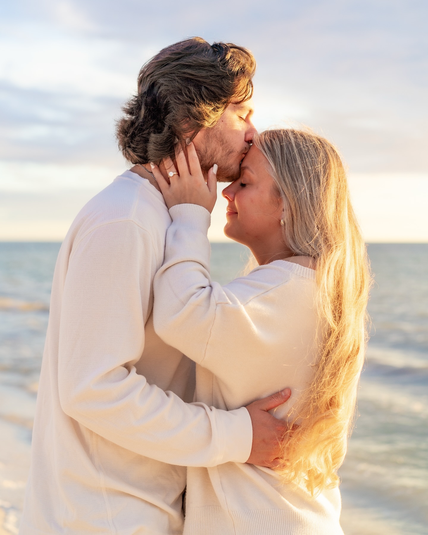 Can’t get over this engagement session☀️#swflphotographer #naplesphotographer #fortmyersphotographer #bonitabeachphotographer