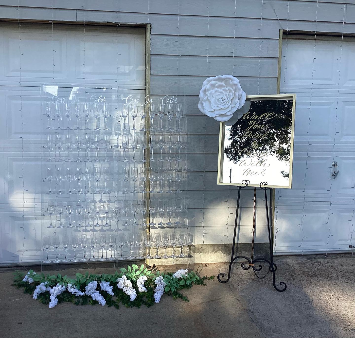 Thank you to the beautiful bride, her groom and @modernposhevents for entrusting @cozy_in_color_rentals as a participating vendor for the couple’s wedding day! Featured Cozy In Color inventory items were our two (2) “Wall You Drink & Cozy With Me” champagne walls (with decorative faux flowers), seventy (72) clear champagne flutes and an accompanying mirrored sign. Thank you to @steelemagnoliacalligraphy for the beautiful lettering on our mirror.
#bride #groom #weddings #boutiqueweddings #partyrentalequipment #newvendor #houston #katytexas #cozyincolorrentals