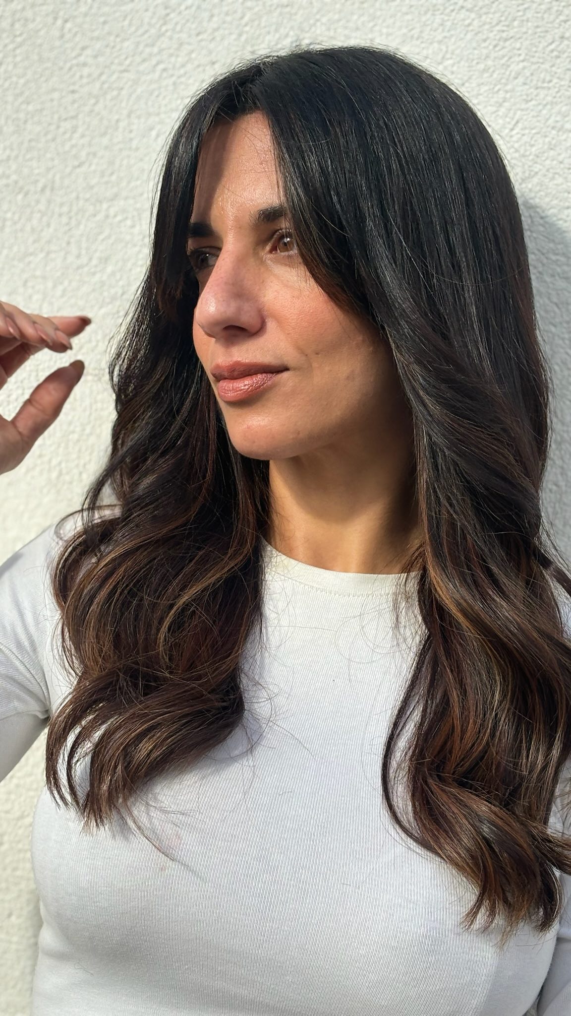 ¿Qué os parece esta transformación?✨
El objetivo de @patriciabarrerao era aclarar su cabello para dar más luz a su rostro y así conseguir un tono más cálido y radiante 💖
Nos encanta la naturalidad y la frescura en el cabello 🩷
#barbaramillan #equipobarbaramillan #peluqueria #hair #makeup #moda #beauty #hairsalon #hairstyles #kerastase
#wella #coloristawella #sassoon #goaorganics #sebastianprofessional