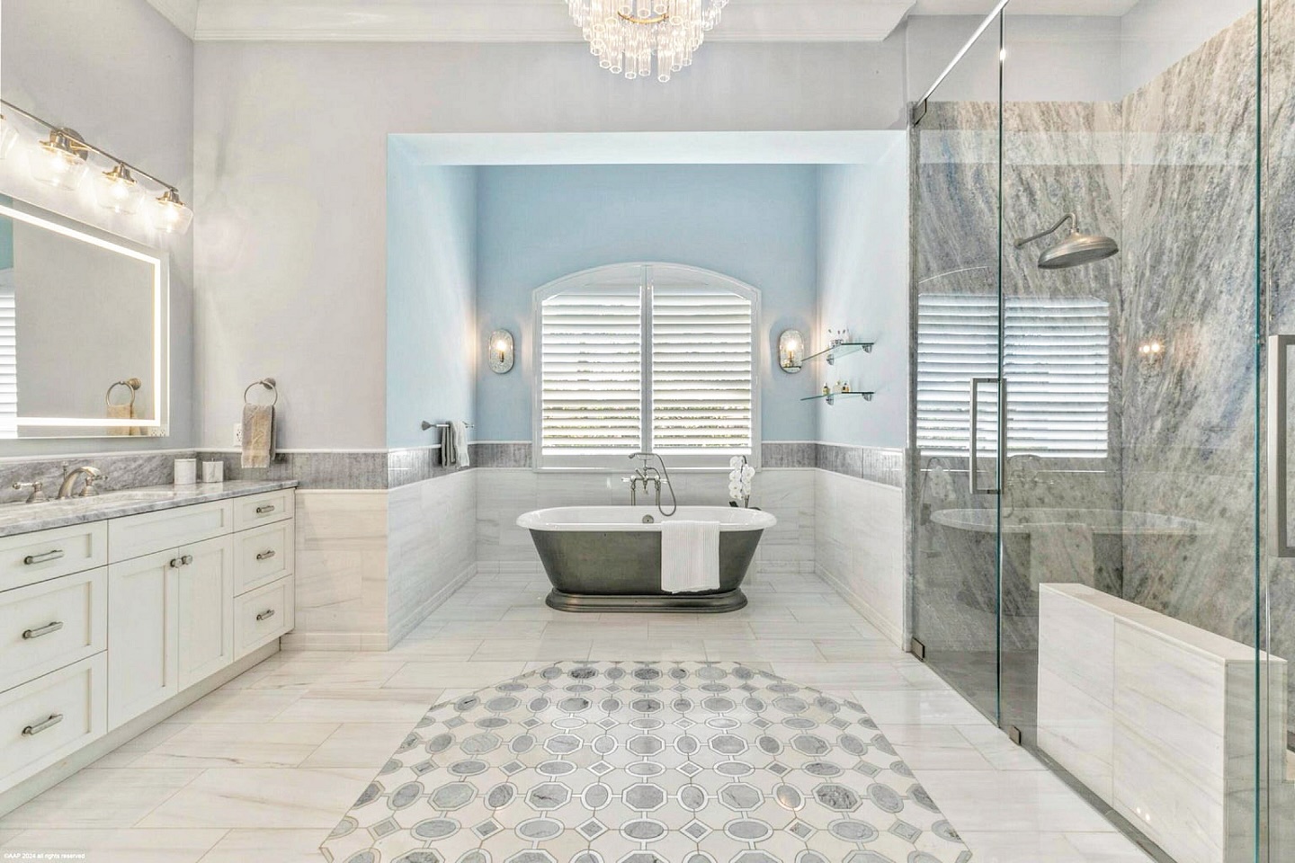 There aren’t too many bathrooms you need a wide-angle lens for but this one does! The spacious layout helps to enhance your at home spa experience with soothing colors and high end finishes. If you’re ready to make this your master retreat, let me know! #wellingtonhomeforsale #interiordesign #wellingtonflorida #palmbeachdesigner #masterbathroomdesign #bathroomrenovation #bathroomremodel #palmbeachcounty #palmbeachstyle