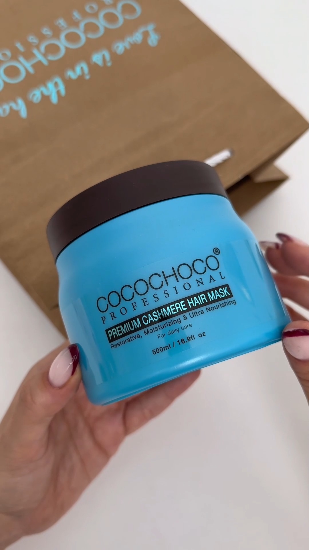 Unwrapping luxury for your hair! 🎁✨ Watch the magic unfold with Cocochoco’s latest must-have! 💖
#hairtransformation #cocochoco #cocochocoprofessional #cocochocomask #haircare #smoothhair #silky #hairstraightening #cashmere #keratintreatment #cashmeremask #mask #ceremide #volumizing #shampooconditioner #shampoo #conditioner #foryoupage❤️ #unboxing#straighthair @cocochoco.lv @cocochoco_srbija @cocochoco_croatia @cocochoco_bih @cocochoco.cz @cocochoco_uk @cocochocoaustralia @cocochocokeratinperth @cocochocoprofessional.eu @cocochoco_danmark @cocochoco_raywell_hungary @cocochoco_malta @cocochocoireland @cocochoco_polska @cocochoco_slovenia @cocochoco_bosna_i_hercegovina @cocochoconederland