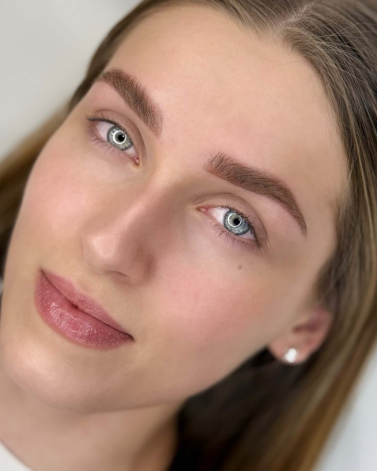 Soft & Fluffy – štai kas dabar madoje! ✨
Per tamsūs, ryškūs antakiai? Pamirškite! Dabar karaliauja subtili mikropigmentacija, kuri pabrėžia natūralų grožį ir veido bruožus. Būtent tokį efektą meistrė Gintarė kuria kiekvienai savo klientei, pritaikydama naujausias technikas. Jokių filtrų – tikras rezultatas! 📸
💎🏆Mūsų klinikoje – tik profesionalai, kurie ne tik seka tendencijas, bet ir jas kuria!
💖 Puiki proga! Tik mėnesį laiko pas meistrę Gintarę – SPECIALI NUOLAIDA antakių permanentiniam makiažui! Jei jau svarstei apie šią procedūrą, dabar tikrai pats geriausias metas.
📅 Registracija:
• Paprasta registracija internetu: https://book.treatwell.lt/salonas/ilgalaikio-grozio-klinika
Užsiregistruokite greitai ir patogiai internetu, be jokio skambučio!
• Telefonu: +37067014491
• Adresas: Ilgalaikio grožio klinika, Kaunas
• Svetainė: https://www.ilgalaikiogrozioklinika.lt
#SoftBrows #FluffyBrows #NatūralūsAntakiai #PermanentinisMakiažas #Kaunas #IlgalaikioGrožioKlinika