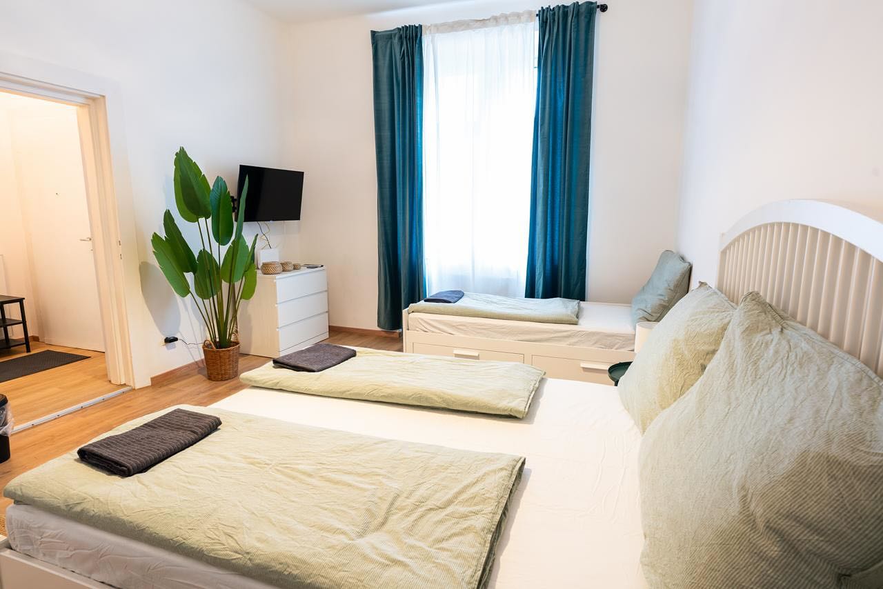 Your home away from home.
© @michaelsabothafotografie
#wien #vienna #travelvienna #citytrip #viennatouristboard #apartment #apartmentdecor #prater #praterwien #viennanow #viennaaustria #viennagram #riesenrad #riesenradwien #explorevienna #whattodoinvienna