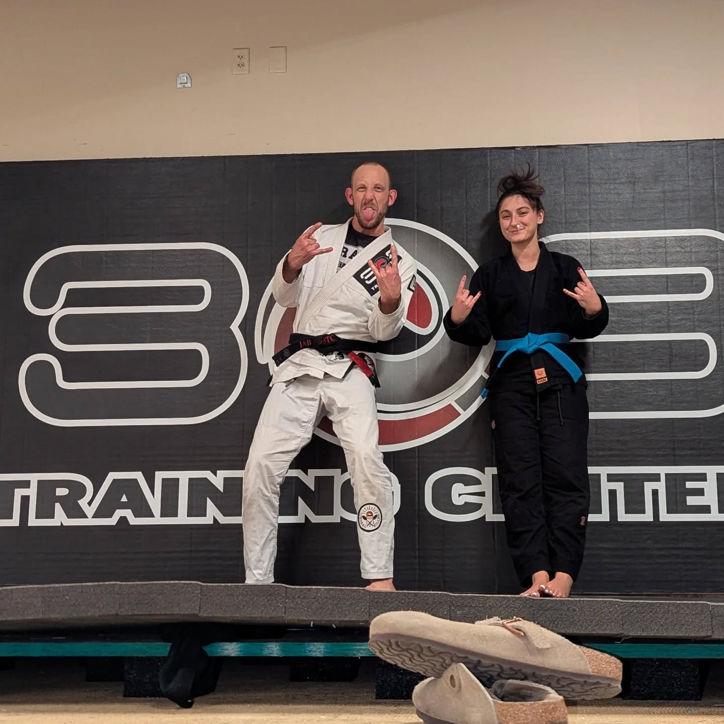 Hello friends and champions! Tonight was the last class/session to be held at Westminster location of 303 Training Center. The Arvada location of this wonderful gym will still be available. Always open to additional opportunities, but this will still be our home base for the foreseeable future. Thanks as always, @303bjjtc 🖤
#traumainformed #selfdefense #flowstate