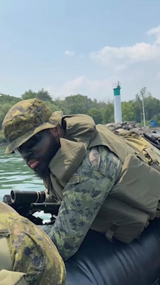 In honour of Black History Month, The Royal Regiment of Canada celebrates the success of Sgt Omar Allison.
Would you like to know more?
https://linktr.ee/royalregimentofcanada
🎥 Cpl R. Surphlis
🎵 Slam - Sémø
En l'honneur du Mois de l'histoire des Noirs, le Régiment royal du Canada célèbre le succès du Sgt Omar Allison.
Souhaitez-vous en savoir plus ?
https://linktr.ee/royalregimentofcanada
#BlackHistoryMonth #CanadianArmy #CanadianForces #CAF #soldier #IchDien #ReadyAyeReady #StrongProudReady #FortFierPrêt