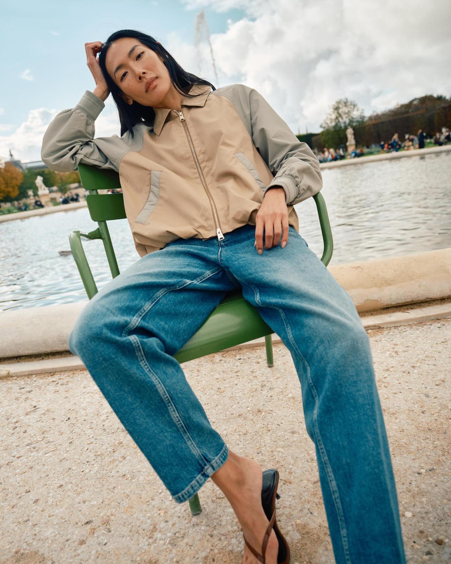 NEW IN🙌🏻 Ensemble signé @mosmosh_official 🫶🏼 Clin d'oeil sur cette veste bomber à tomber🤤 Venez découvrir dès maintenant la collection complète en boutique!;)
#ootd #outfitoftheday #outfit #veste #bomber #new #newcollection #shopping #fashion #shoplocal #matinsdumondemorlaix