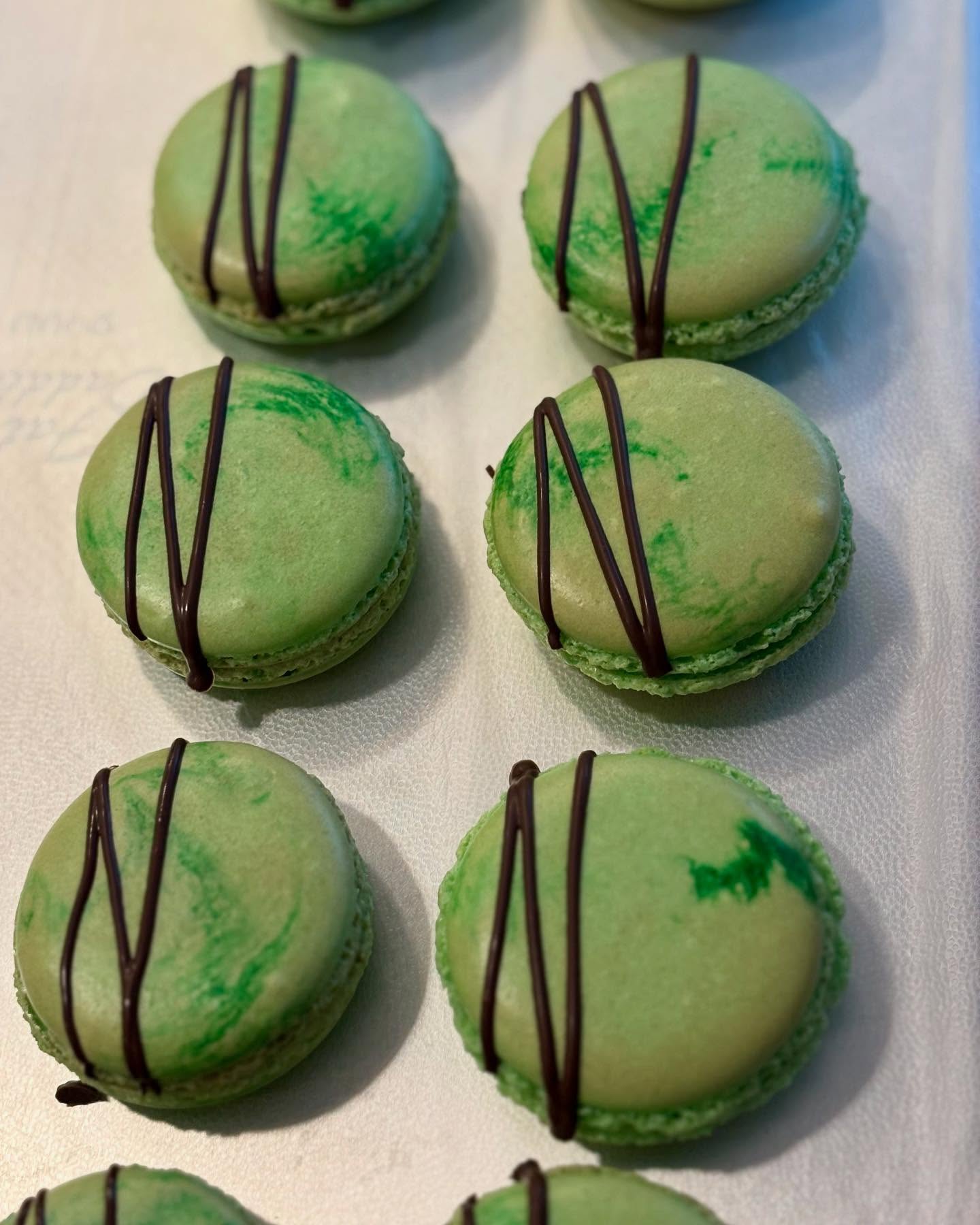 Lake Arrowhead March Market! ☘️🌈Get in the mood for St.Patrick’s Day with some seasonal treats! We have Mint Chocolate Macarons, Irish Coffee Macarons, Shamrock Shake Macarons, Chocolate Stout Cakes, & Irish Whiskey Pound Cakes! Come on up to the clubhouse and grab a bite #storybookbakery #stpatricksday #macarons #bundtcakes #minicakes #lucky #irish #ireland #desserts #supportsmallbusiness #green #mint #baileysirishcream #guinness