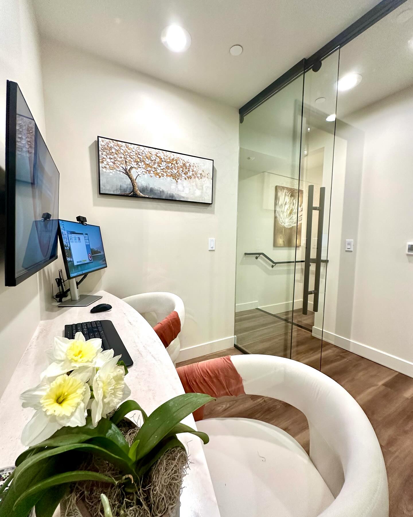 Welcome in spring with a cleaning to brighten up your smile!! 🌸
A professional teeth cleaning will help remove plaque and tartar , keeping your smile healthy and shining all season long. 🌞 Come visit our hygienists Doina and Phalline and give your teeth the care they deserve! You’re worth it! 💐✨
We also offer in office bleaching! Transform your smile with our professional in-office teeth whitening treatment for a brighter, more confident you!
#SpringCleaning #SmileBright #HealthyTeeth #DentistryofFairfax