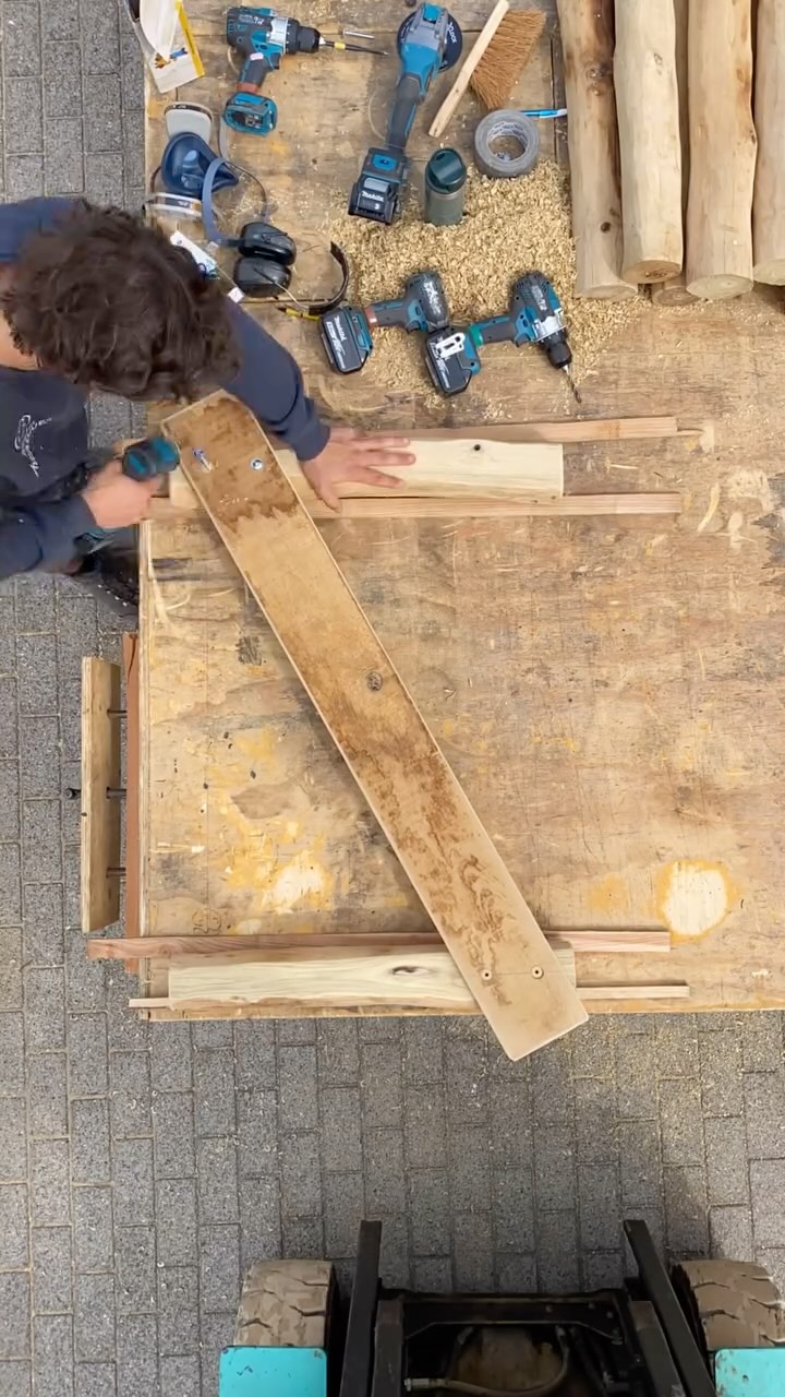 @st.ijn._ rockt er op los !🛠️
#adventureparc #highropes #building #klimpark #klimbos