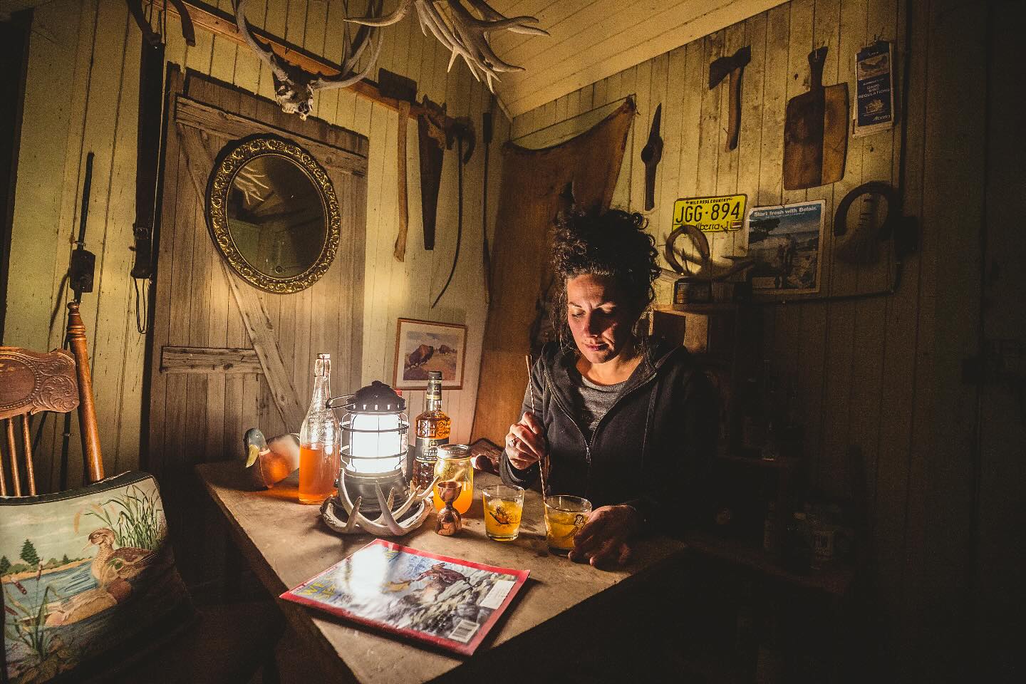 | G R A S S L A N D S |
This was the year they stole my heart. An unassuming seemingly harsh environment that is full of all the magic and potential for creative inspiration and beauty.
And when you have the opportunity to appreciate all of the taken for granted pieces laying around, making them inspiring and beautiful that is pretty magical too.
I’m so grateful to @kevinkossowan for introducing me to this place and space.
@fromthewildca #opperationfindallthefood #belairefresh #prairiewhitesage #vermouth #whitefrontedgoose #pronghorn