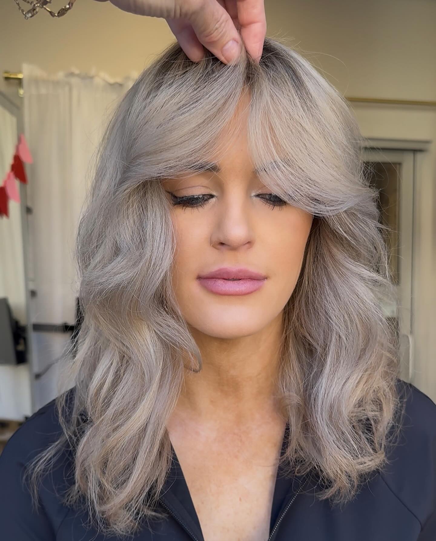 Sometimes you gotta pop off and show ‘em
#orlandohair #orlandohairstylist
#orlandoblondes #platniumblonde
#ucfhair #winterparkhair
#blondehair #blondelife
#balayageblonde #hairgoals
#hairinspo #hairtransformation