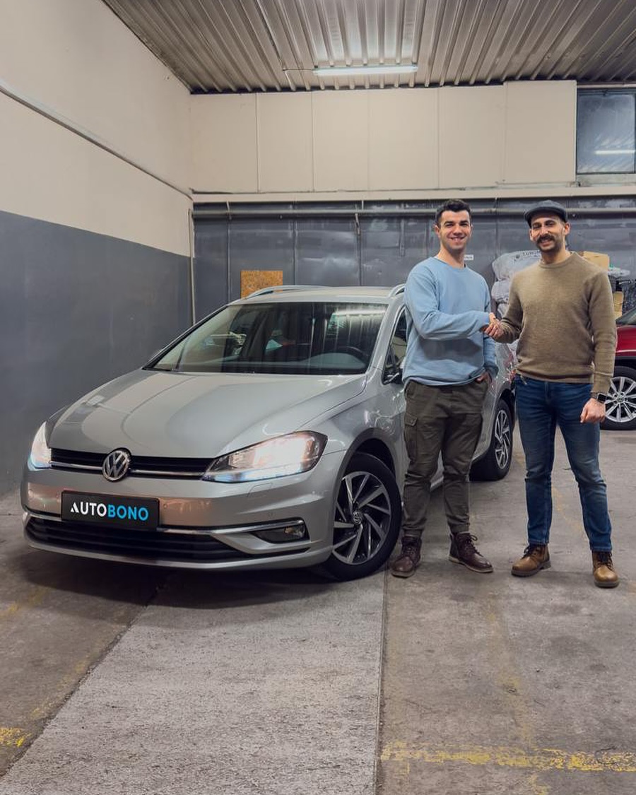 Nádherný Golf 2.0 TDI v stave blízkom zánovného auta od nás rýchlo odchádza. Prišli poň páni až z ďalekej Oravy a veľmi nás teší, že odchádzajú s príjemnou skúsenosťou s našou firmou. Prajeme všetky šťastné kilometre!