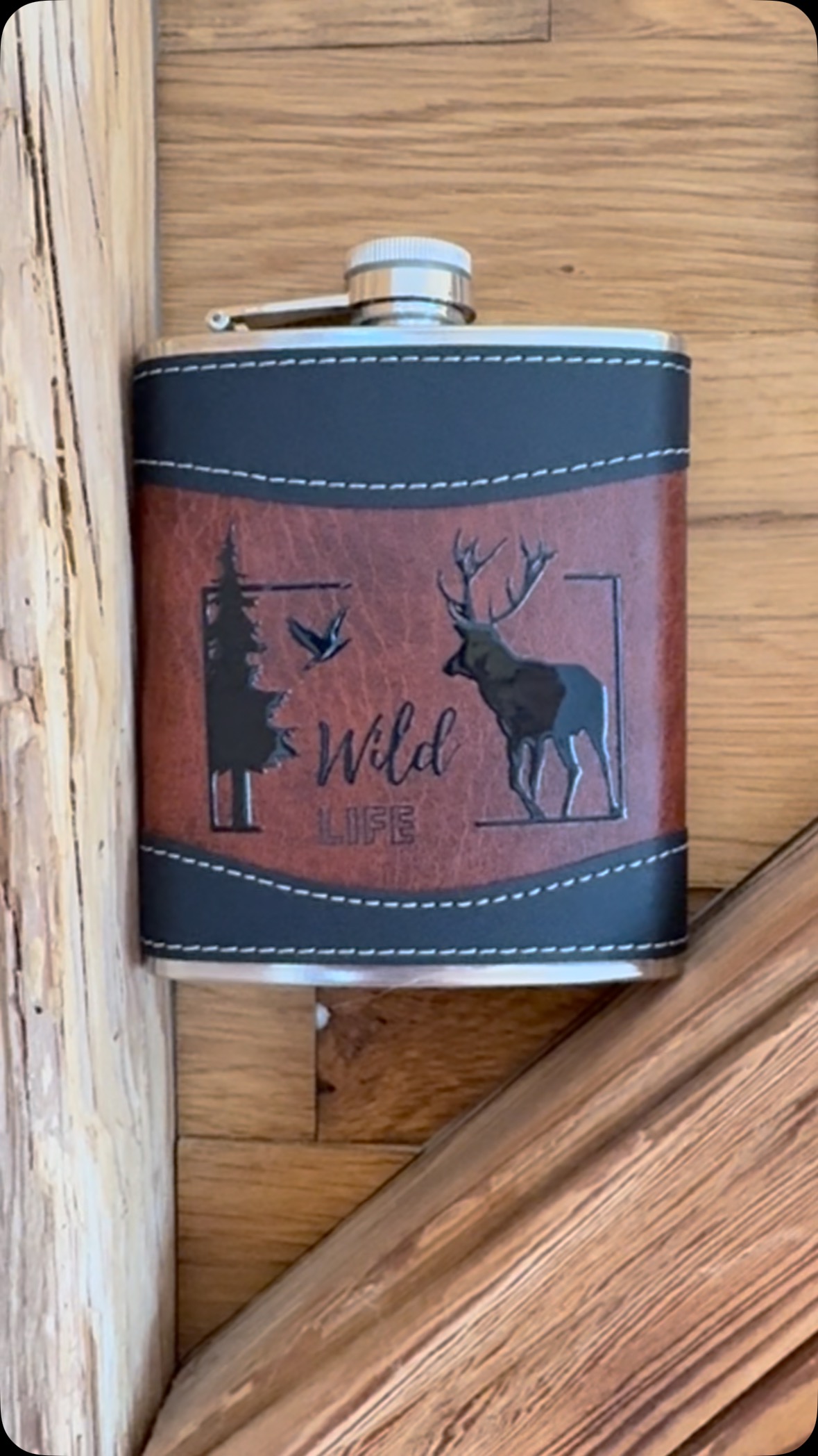 Werbung, Unser Flachmann ist da!! Wild Life Design Hirsch Flachmann findet ihr auf www.wildlife-design.ch #wildlife #wildlifedesign #outdoor #jagdundhund #hunting #jagd #wild #graubündendesign #hirsch