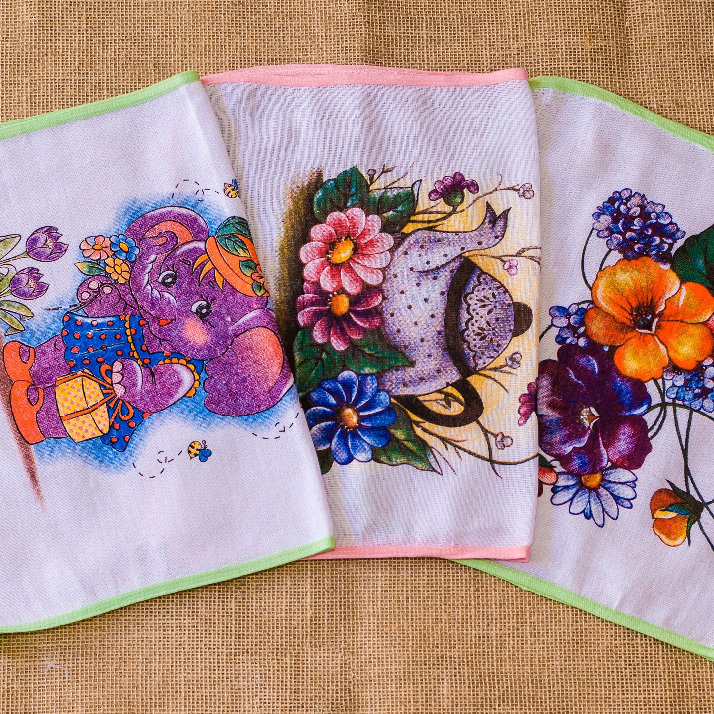 Pano de prato Viés Estampado.
Tam 45x65cm.
100% algodão.
Estampas Maravilhosas😮