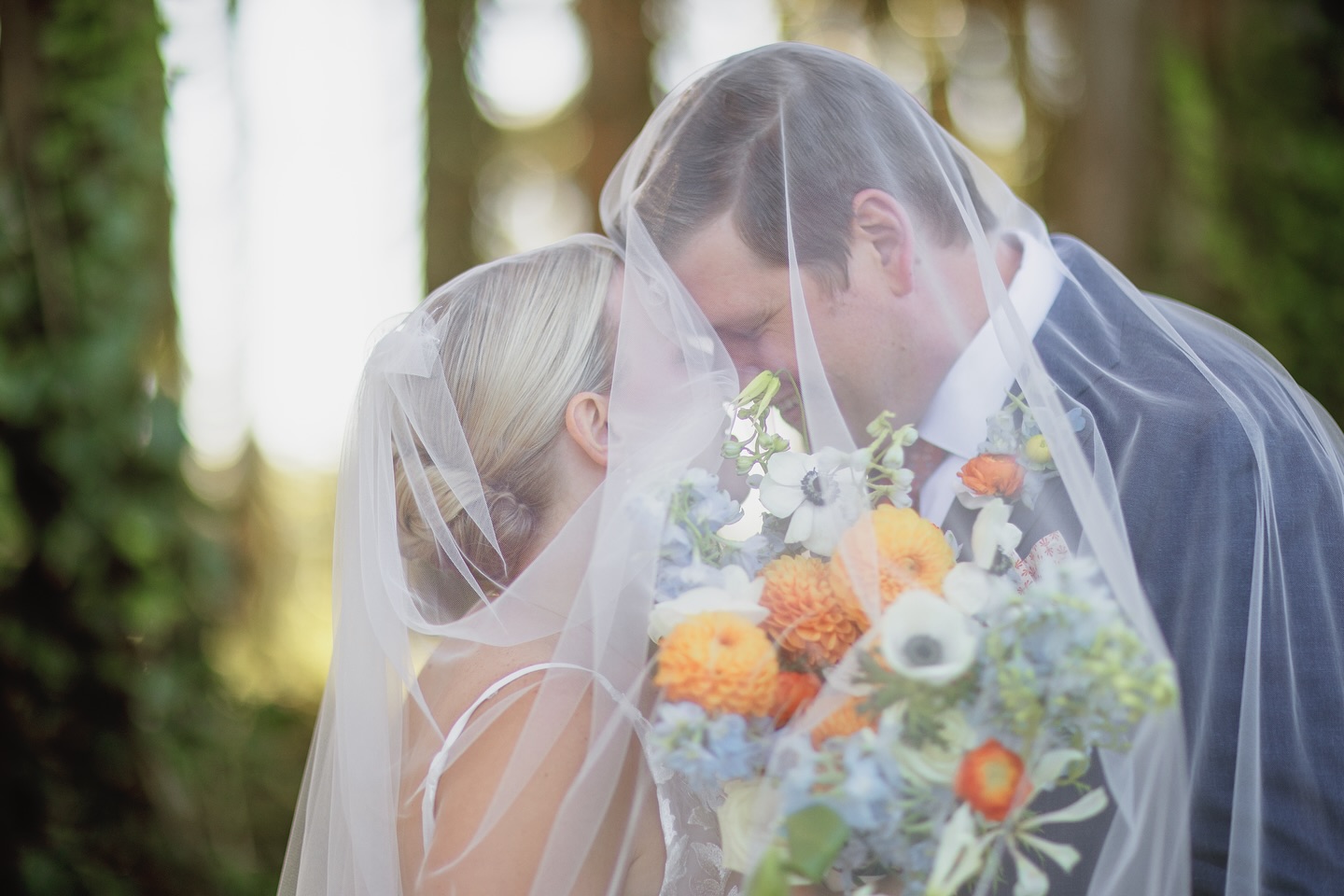 “The best thing to hold onto in life is each other.” -Audrey Hepburn
•
•
•
#sfwedding #presidio #presidiogolfcourse #sfweddingvenue #photographer #bestdayever #justmarried #loveislove #sanfrancisco #norcalwedding #bayareawedding