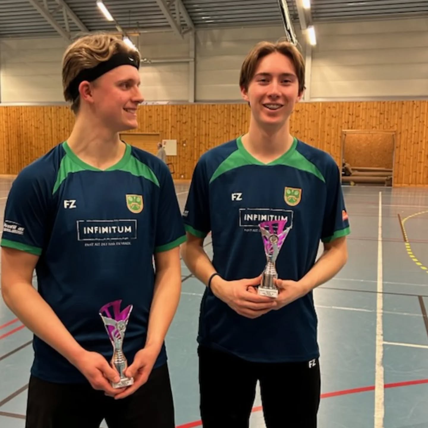 Gratulerer så mye til Adrian og Andreas med seier I HD SEN B under helgens turnering på Bygdøy! Takk til @klemetsrud_badminton for flott arrangement!
#sportmodern #norprofil #stabburet #infinitum #badmintonlife #norgesbadmintonforbund #oslofjordenbadmintonkrets #mossbadmintonklubb