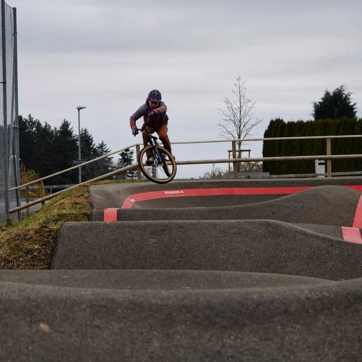 Die perfekte Zeit, um deine fahrkünste zu erweitern.
Pumptracks sind die idealen Orte um dies zu tun.
Wir haben viele Dirtbikes oder BMX am Lager.
Schon ab 290 Fr.
Also auf was wartest du noch .....
www.stoeri-herisau.ch
#pumptrack#herisau#gossau#sanktgallen#flawil#urnäsch#pumptrackürnäsch#stoeri2radcenterherisau#nsbikes#ridelife#mtbparts#mtbswitzerland